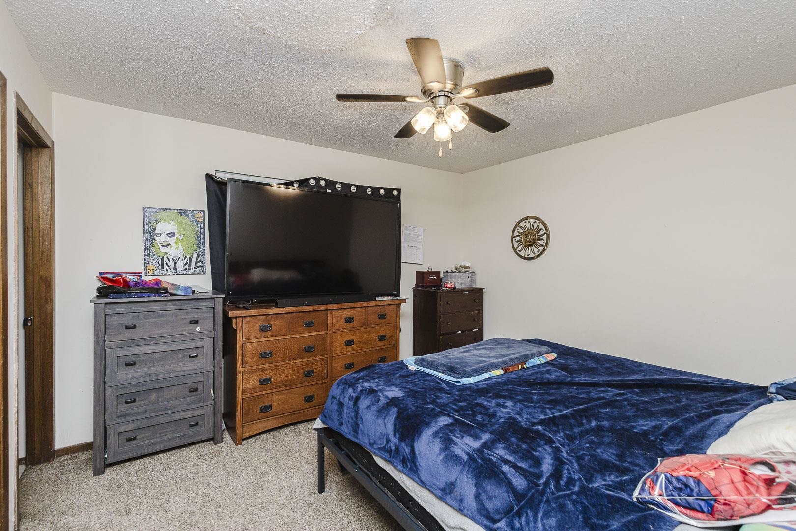 2814 S Chase Property Photo 10