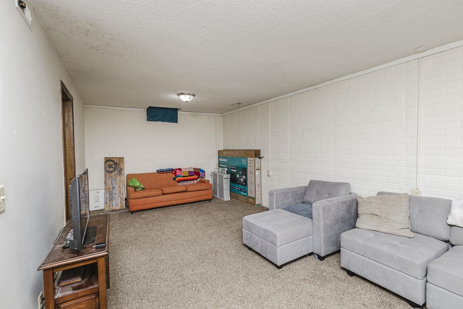 2814 S Chase Property Photo 19