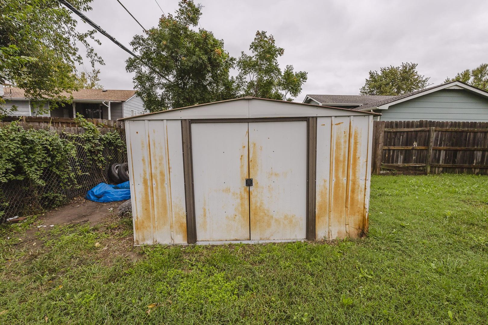 2814 S Chase Property Photo 33