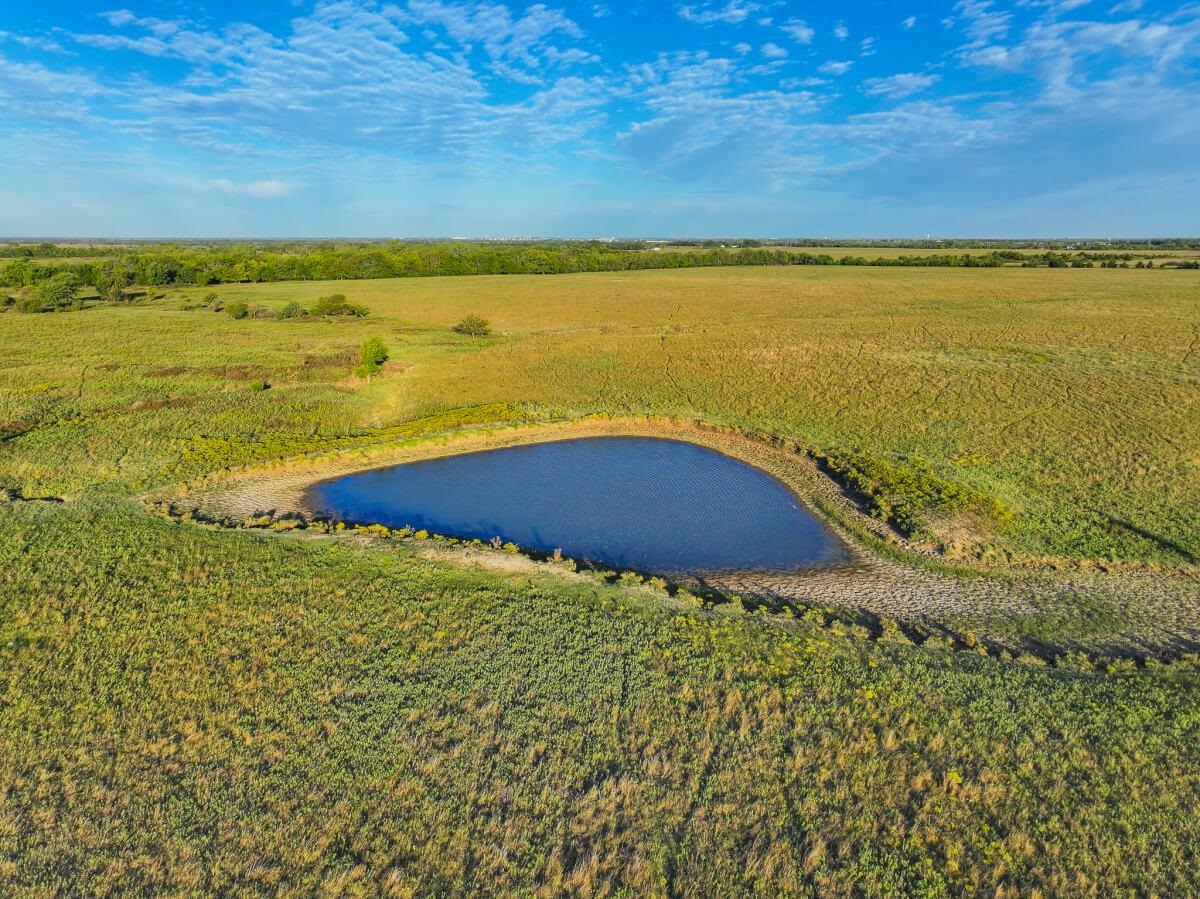 000 Se Bluestem Rd Property Photo 2