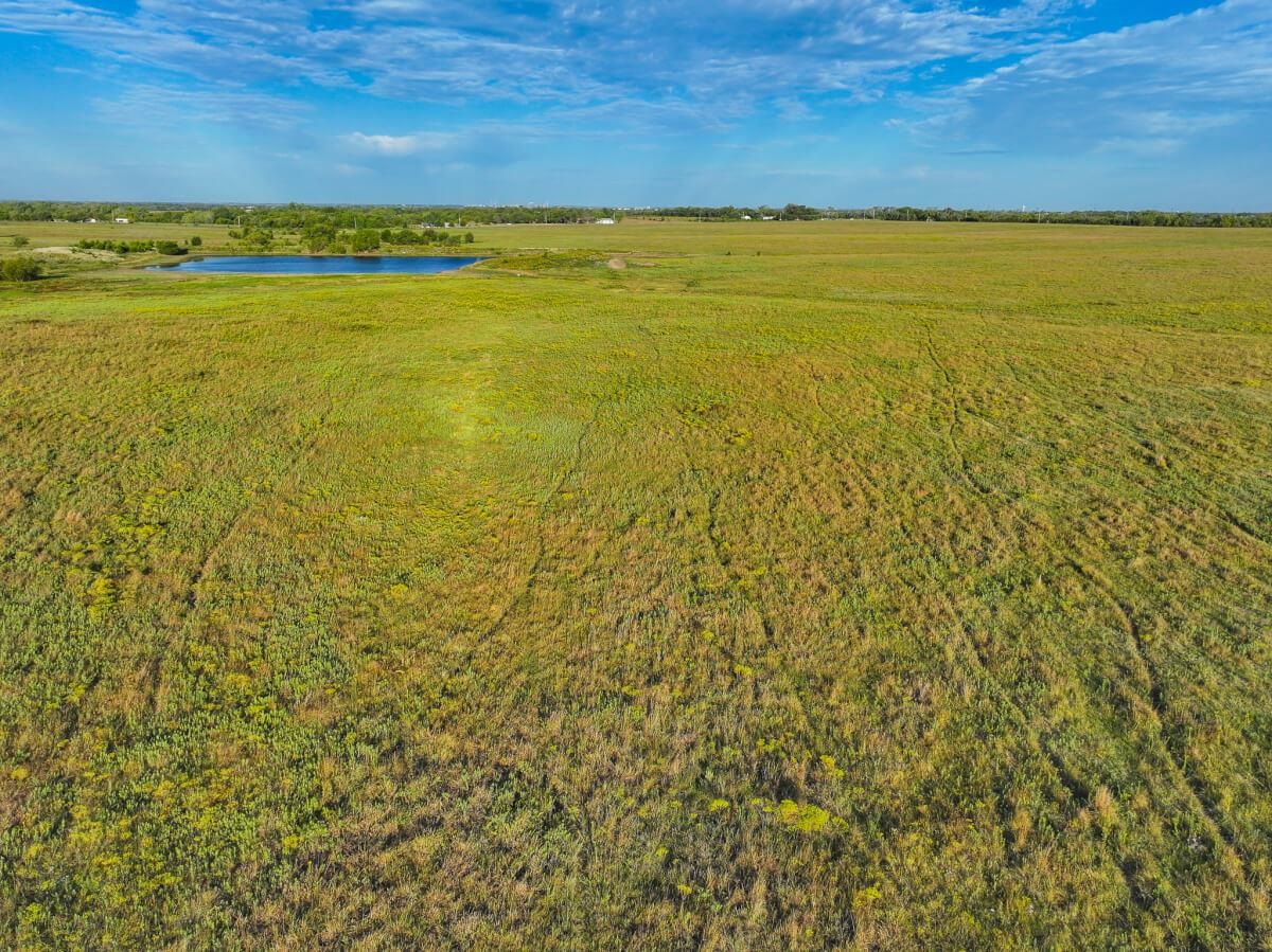 000 Se Bluestem Rd Property Photo 7