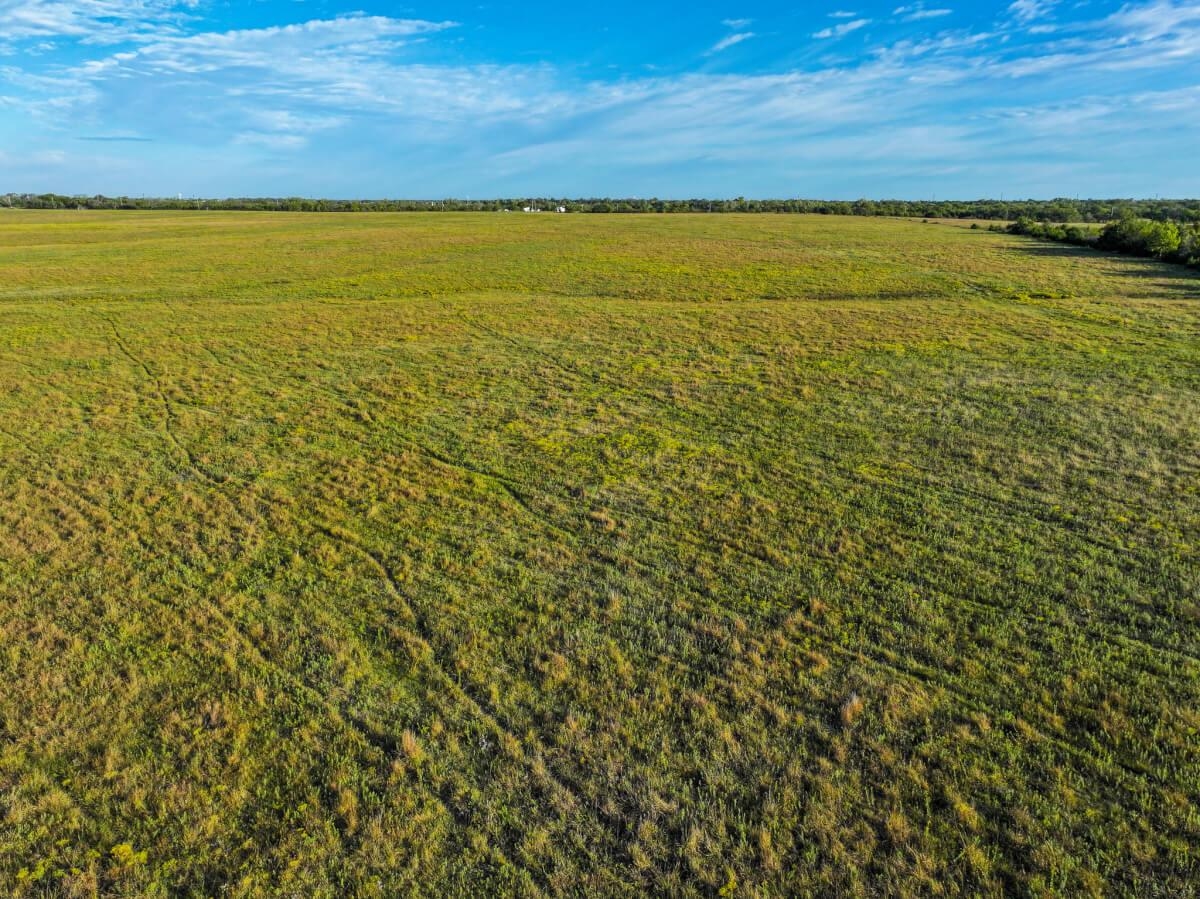 000 Se Bluestem Rd Property Photo 8