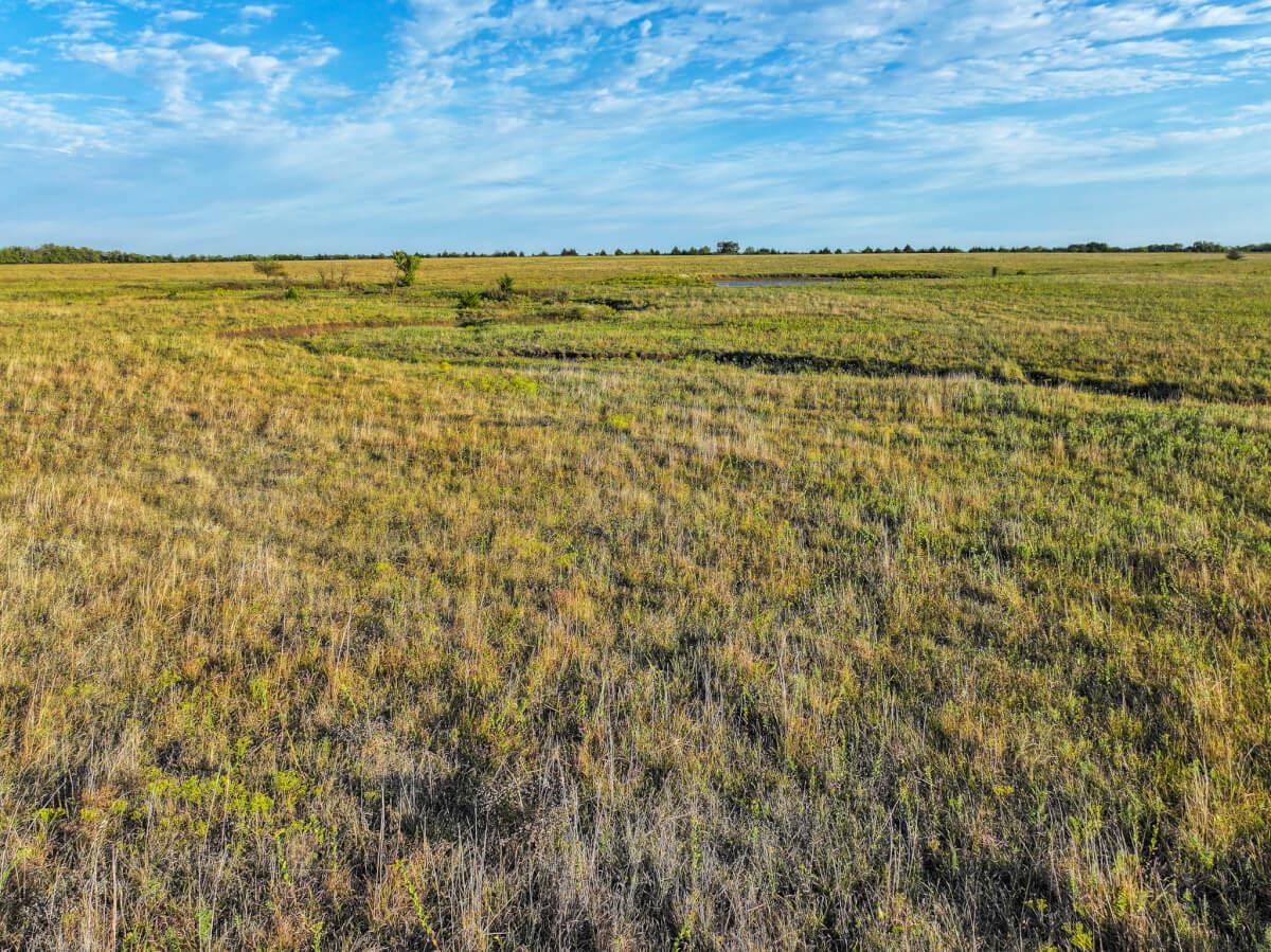 000 Se Bluestem Rd Property Photo 15