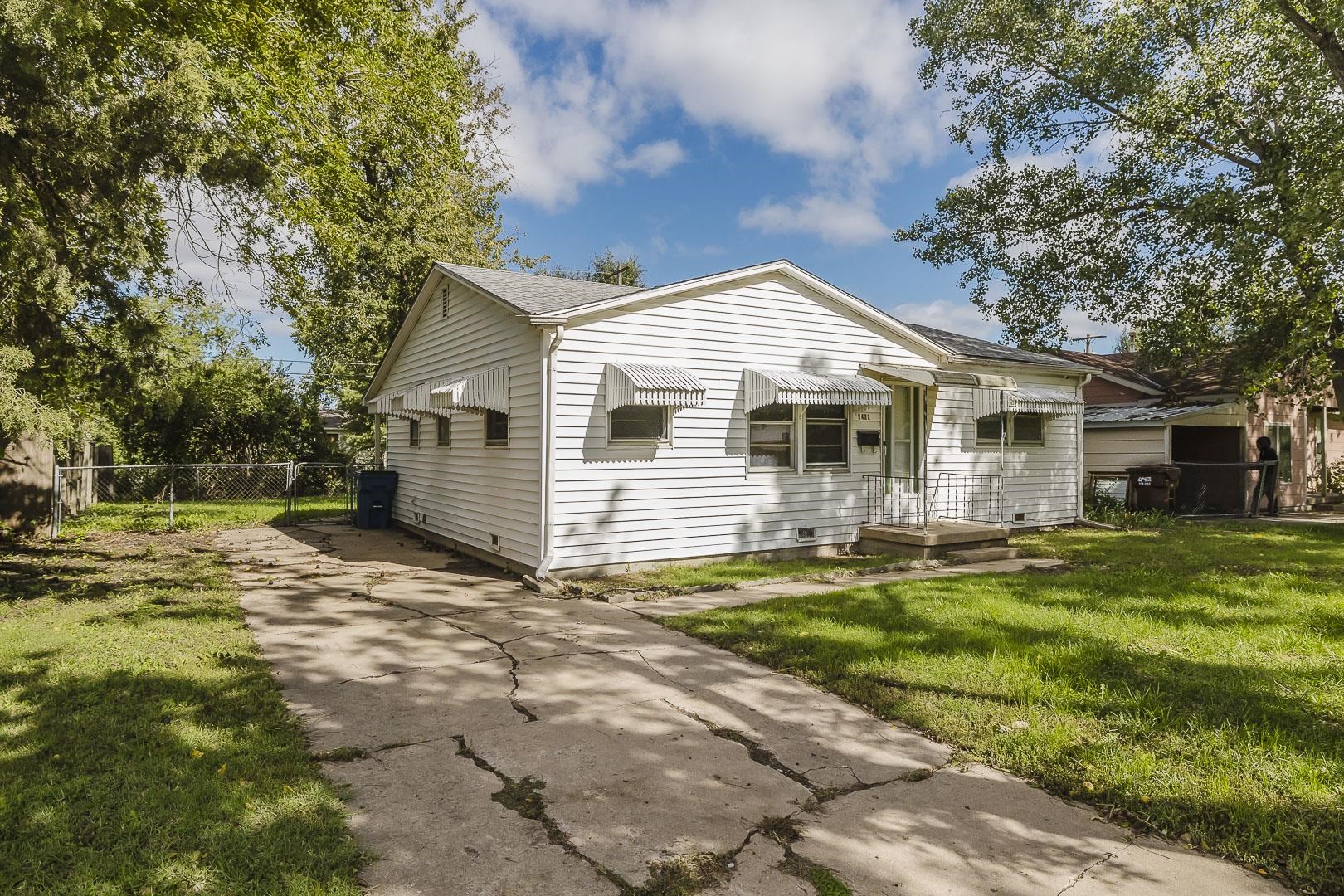 2422 W Jewell Property Photo 1