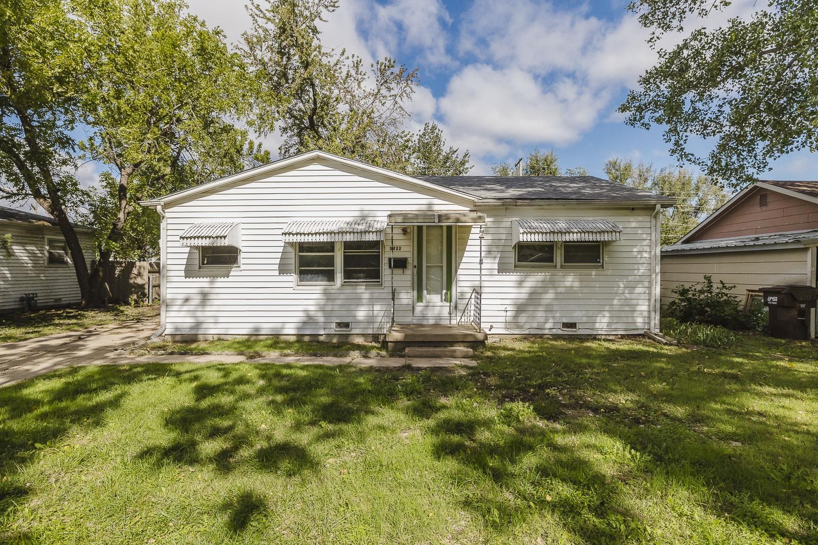 2422 W Jewell Property Photo 2