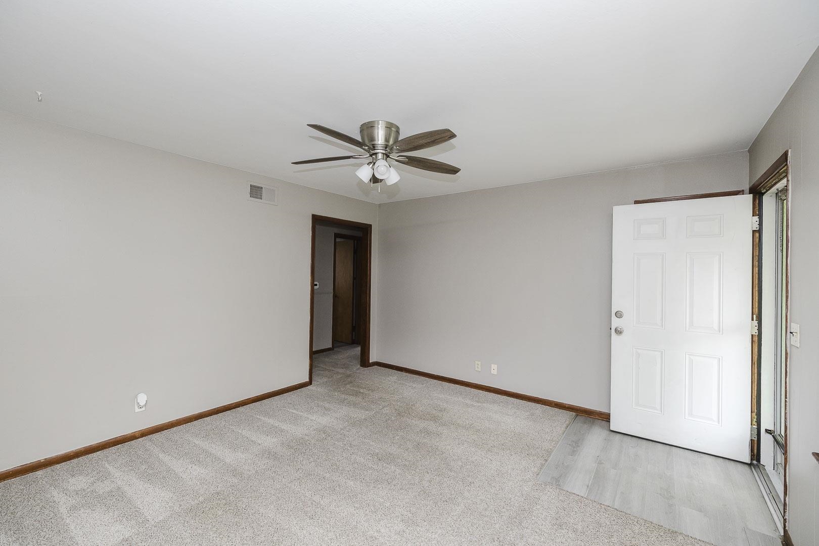 2422 W Jewell Property Photo 7