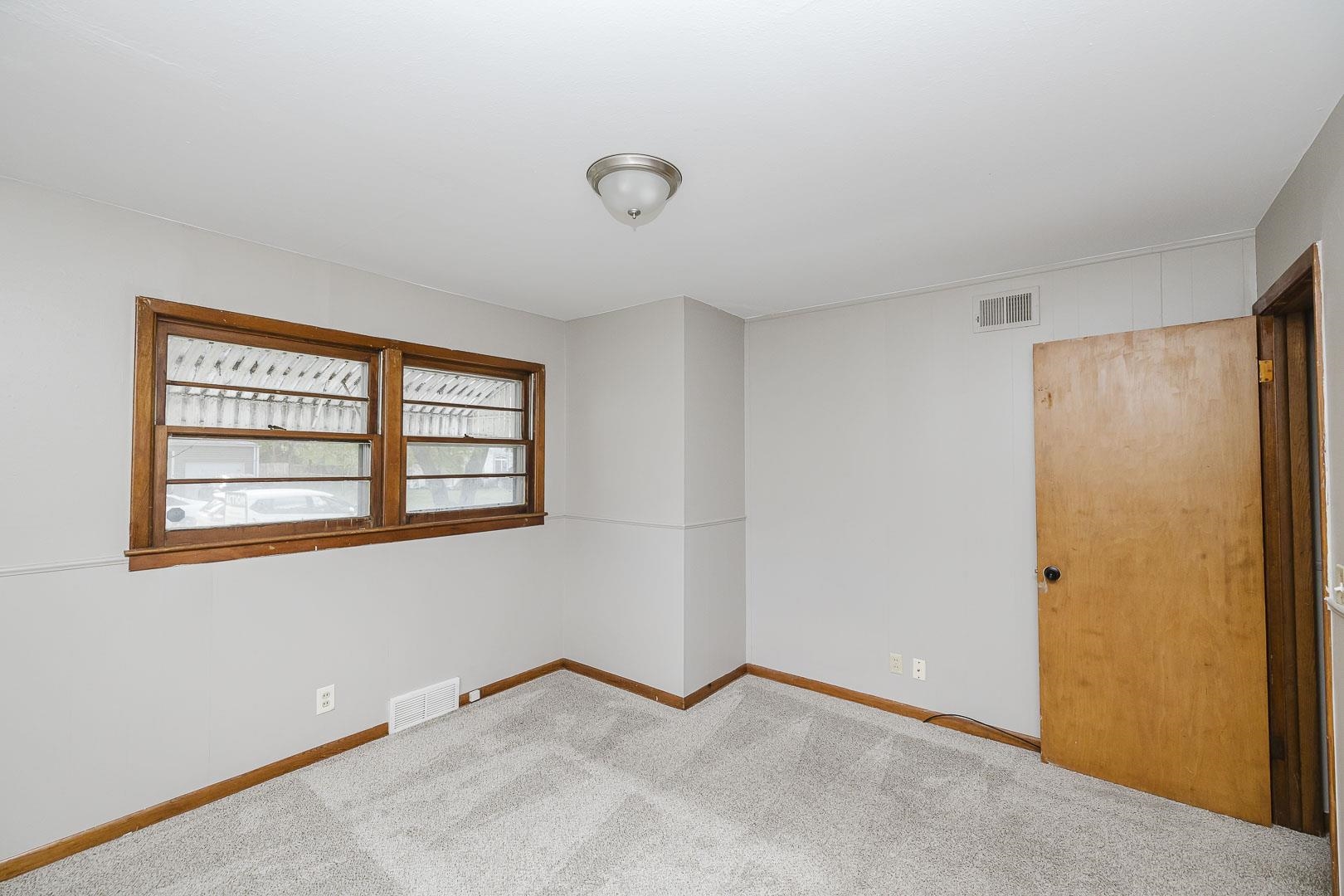 2422 W Jewell Property Photo 13