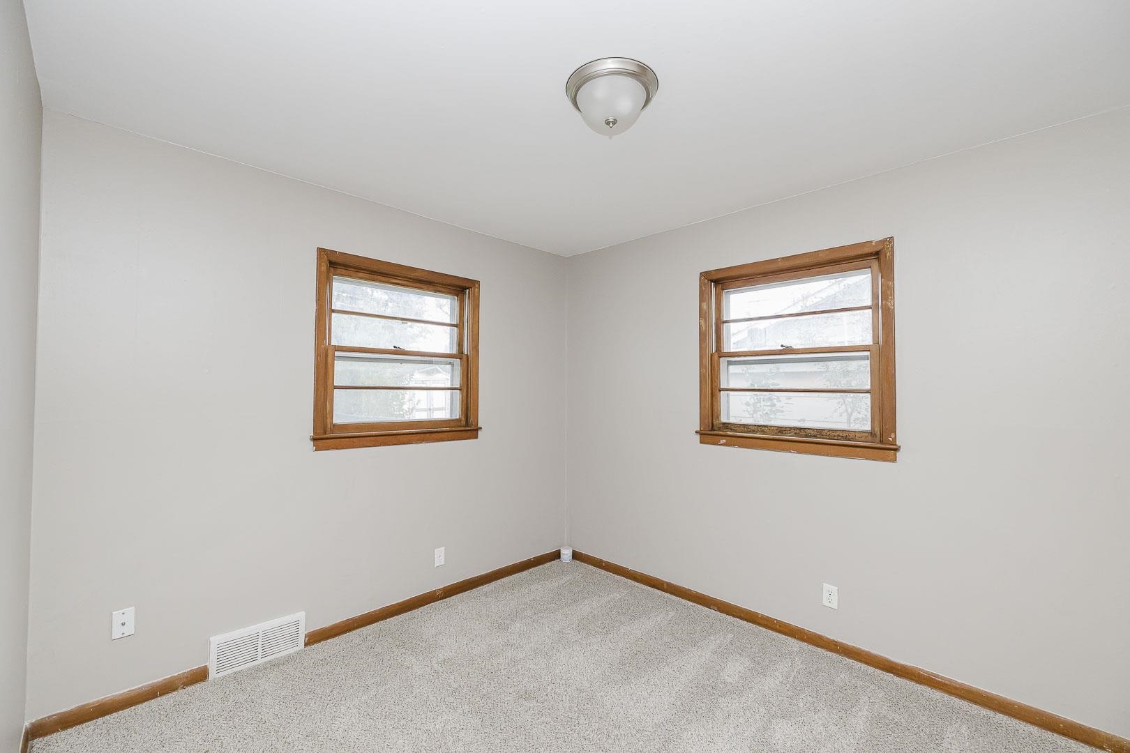 2422 W Jewell Property Photo 16