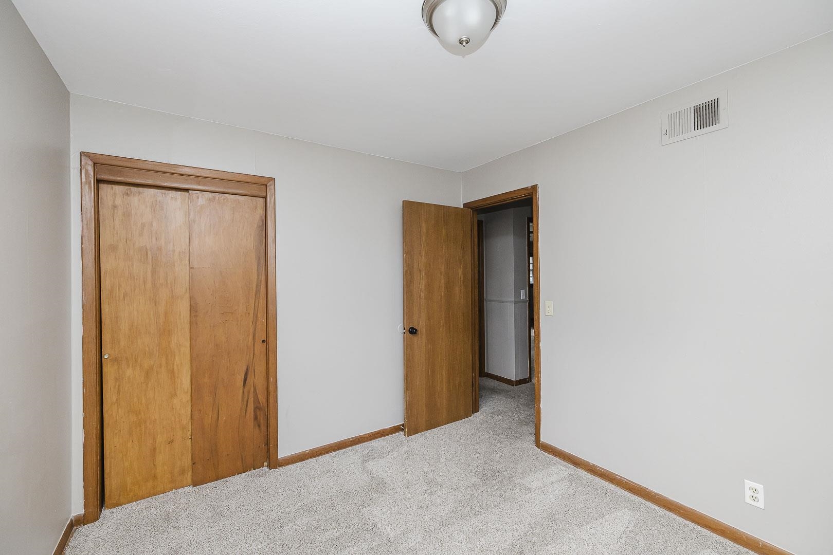 2422 W Jewell Property Photo 17
