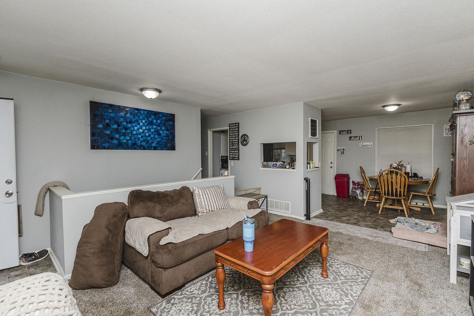 1419 W Brady Property Photo 5