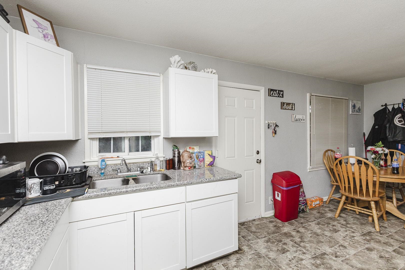 1419 W Brady Property Photo 10