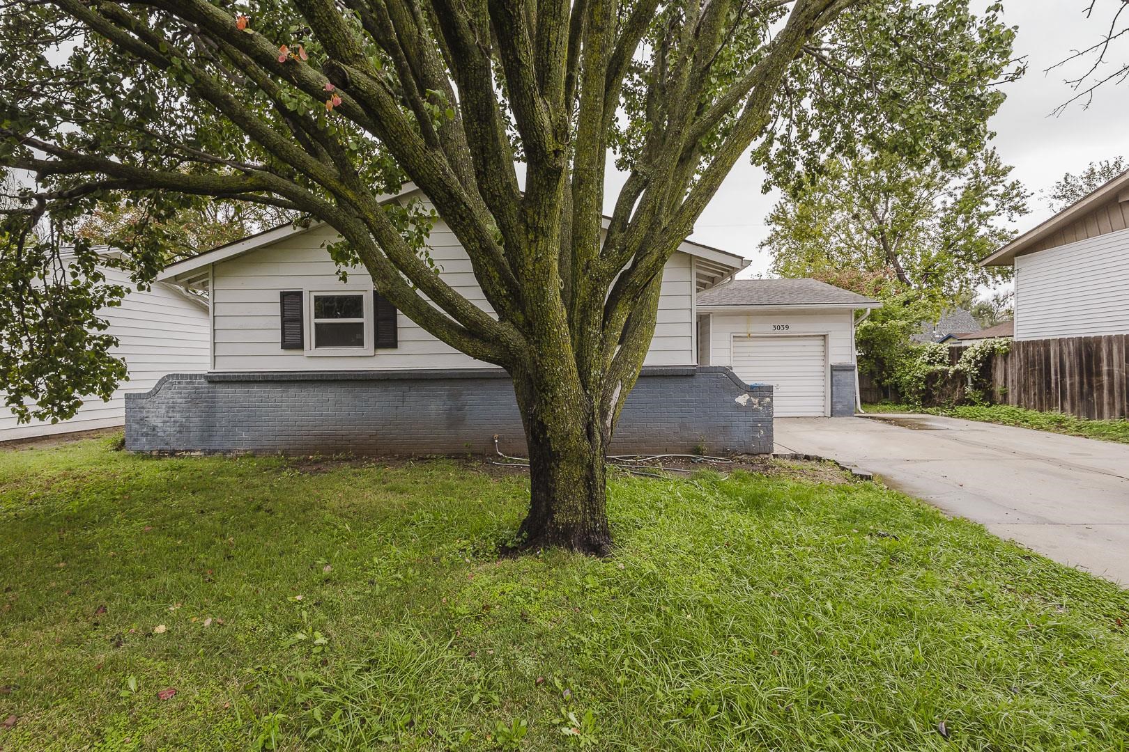 3039 S Richmond Property Photo 2