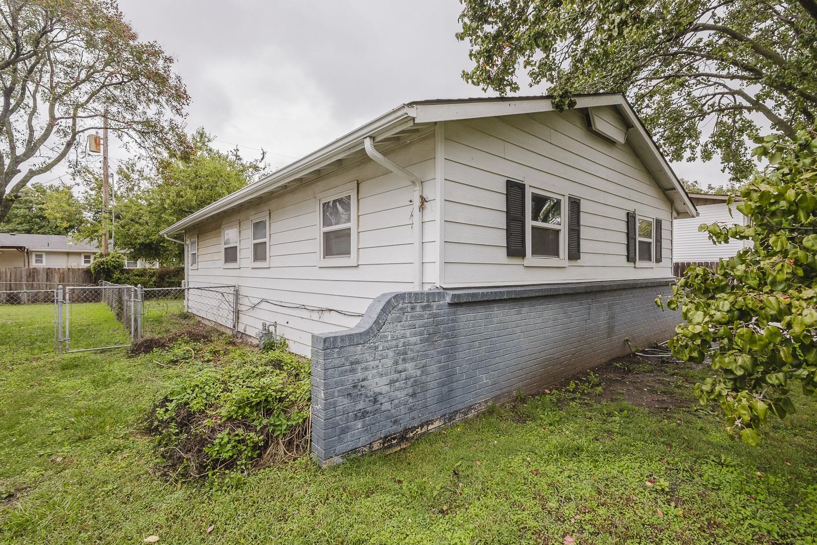 3039 S Richmond Property Photo 3