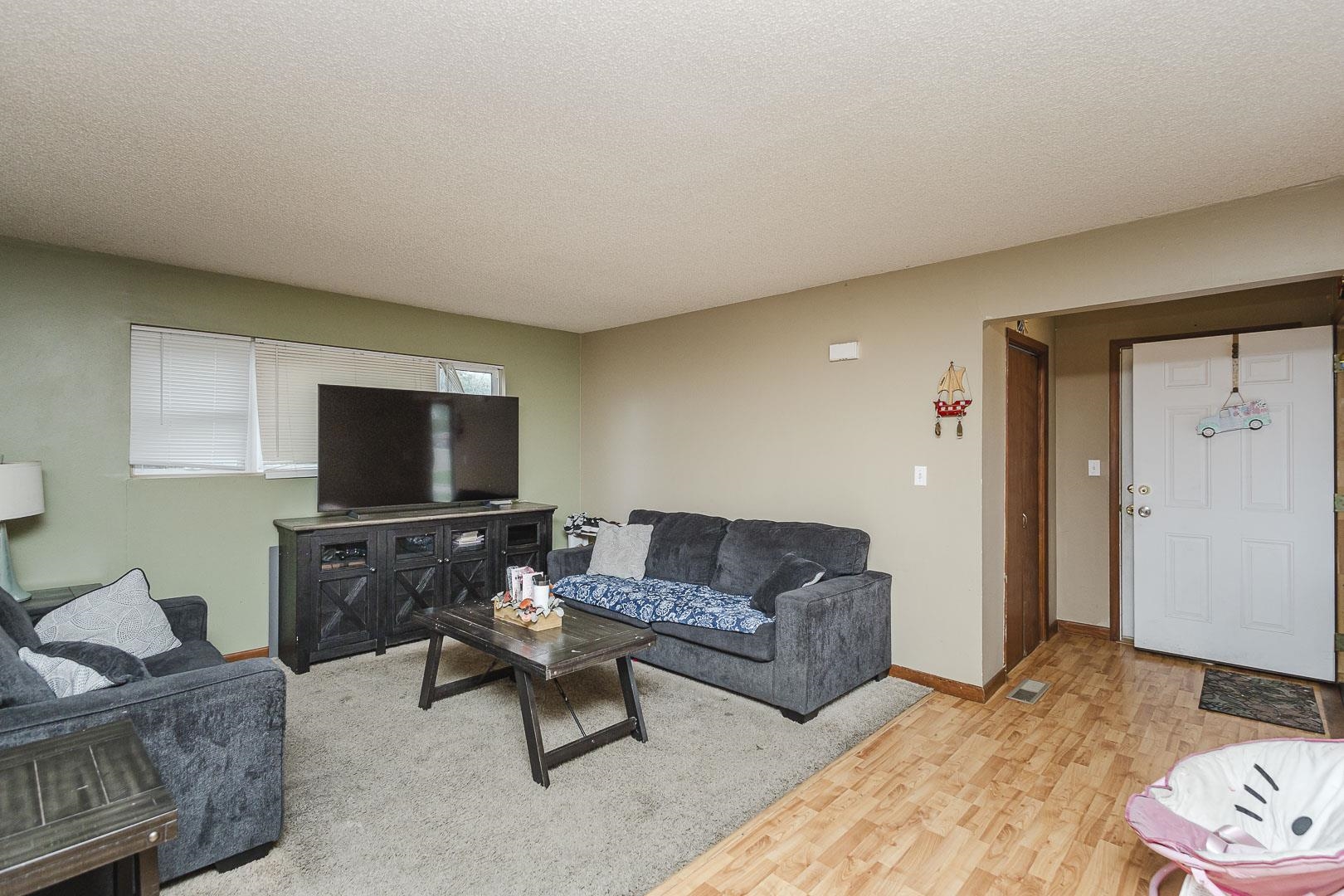 3039 S Richmond Property Photo 4