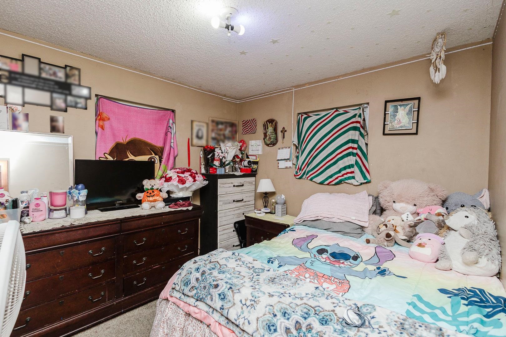 3039 S Richmond Property Photo 16