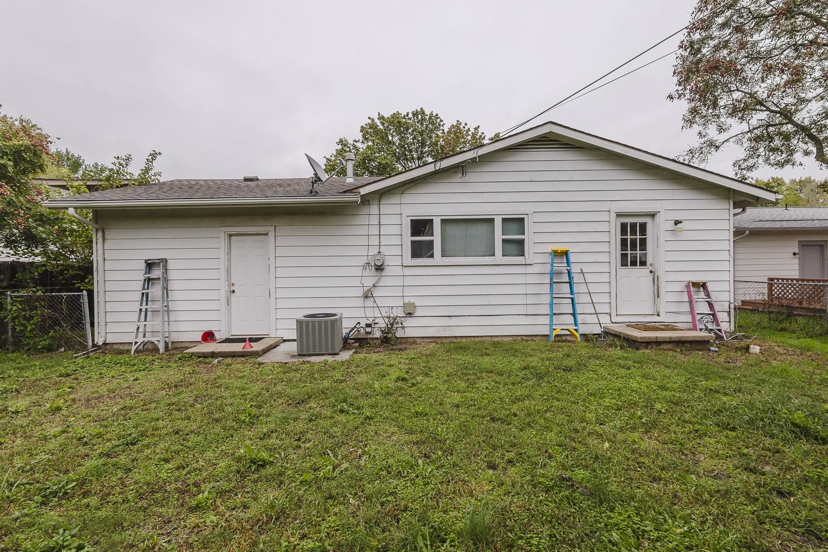 3039 S Richmond Property Photo 23