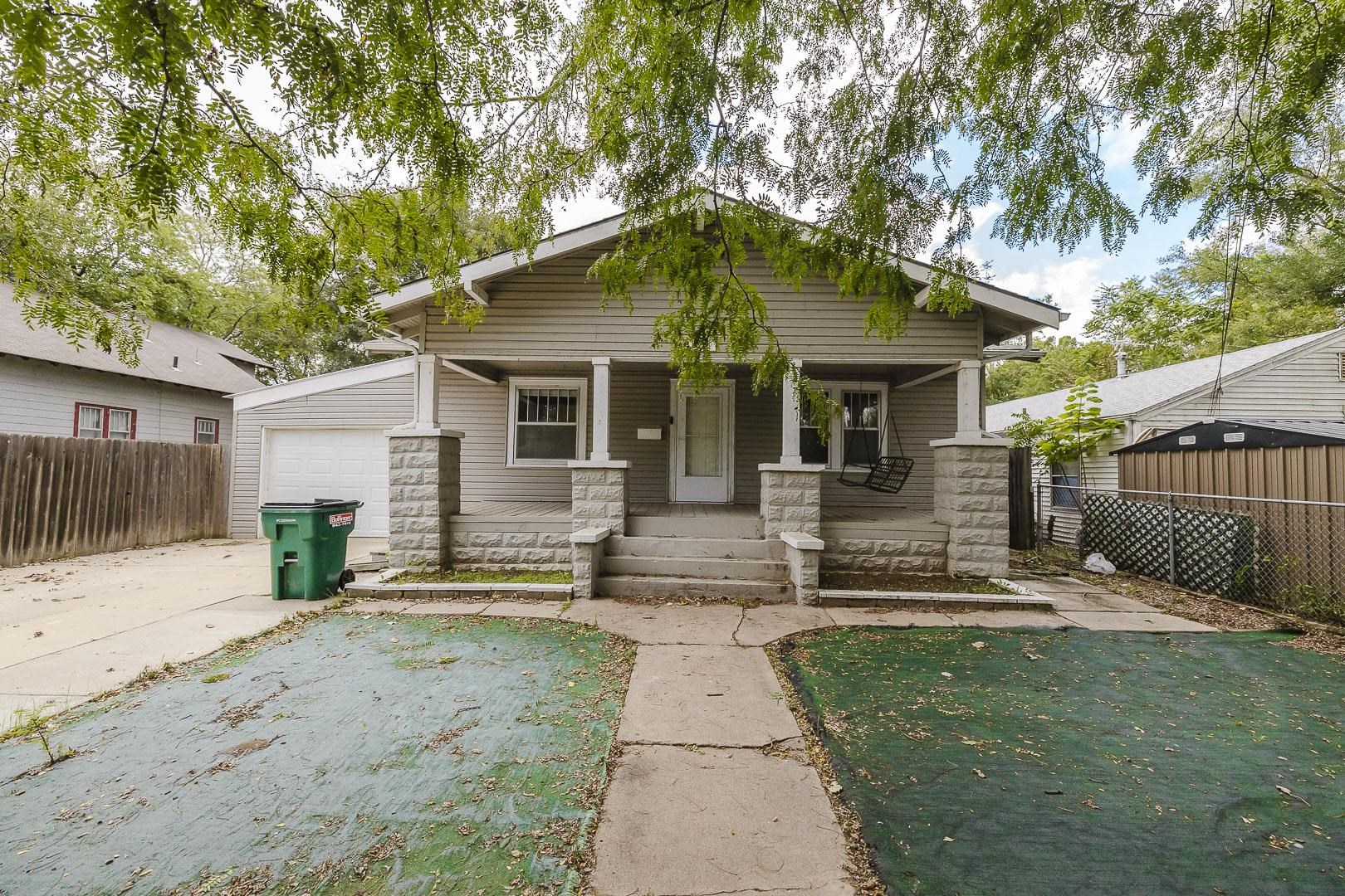 1315 W 1st Property Photo 1