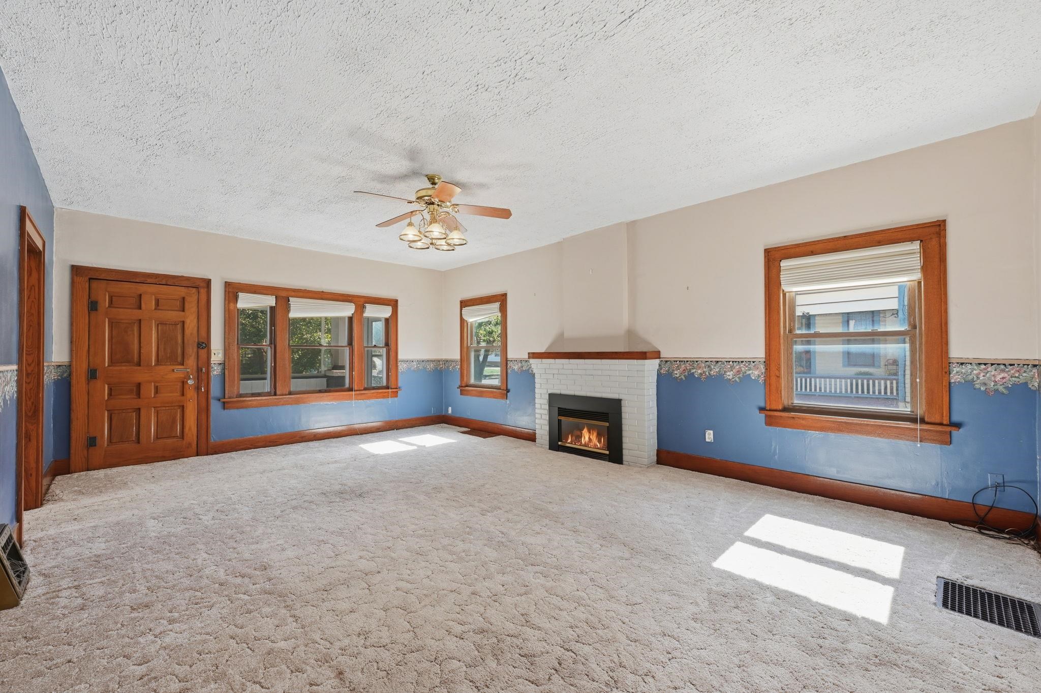 927 N Litchfield Property Photo 7