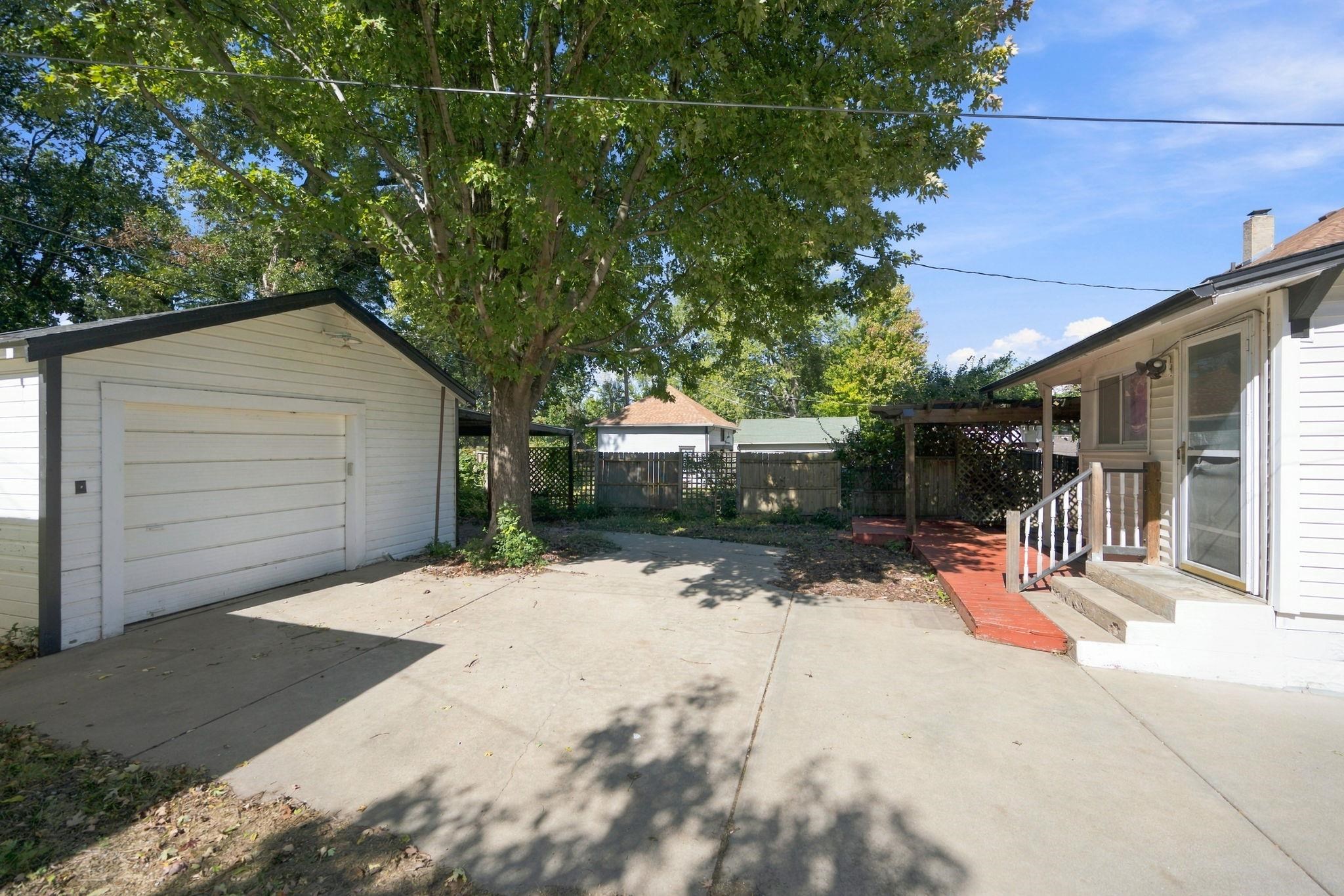 927 N Litchfield Property Photo 32