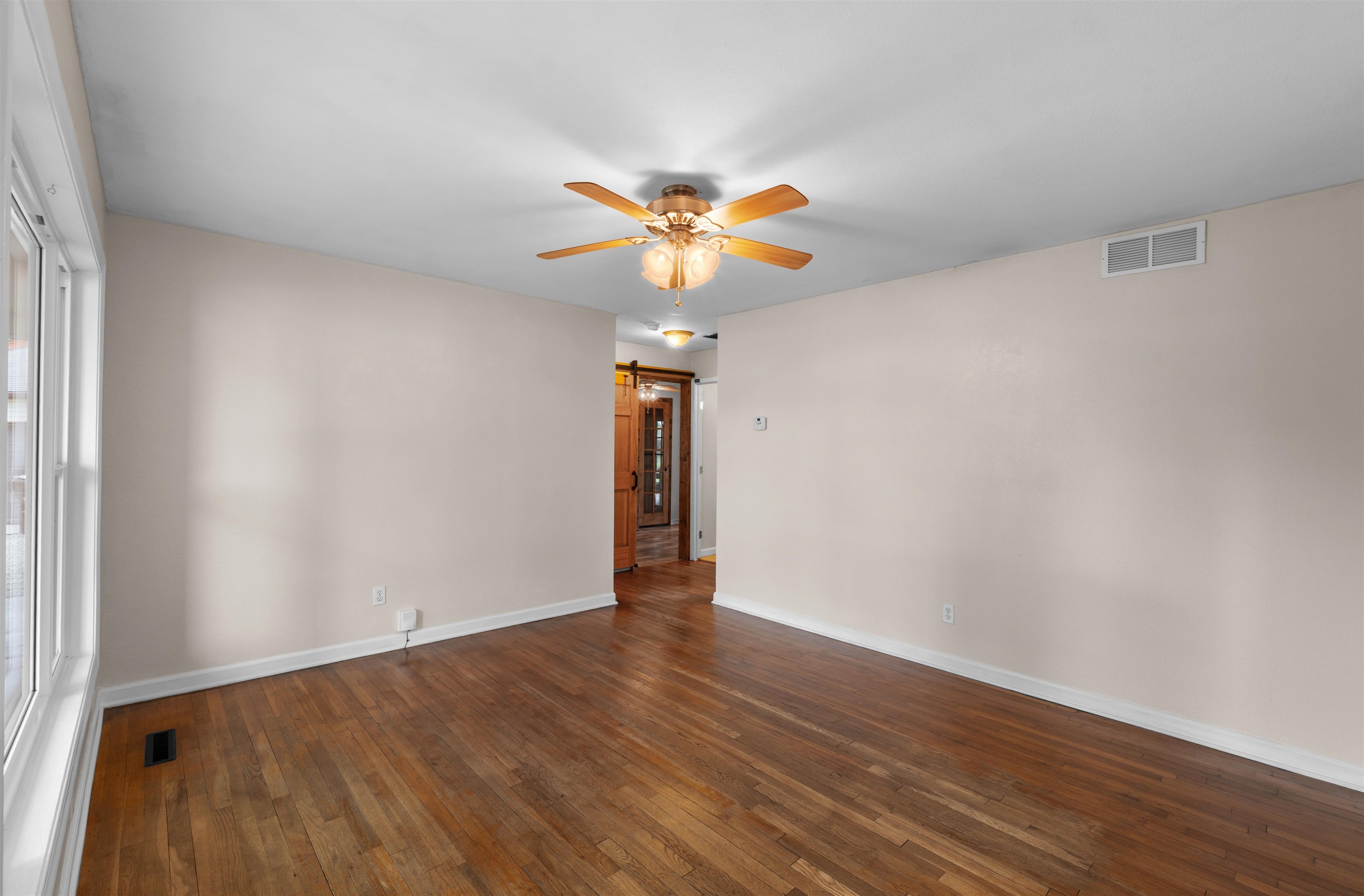 6415 S Hale Property Photo 6