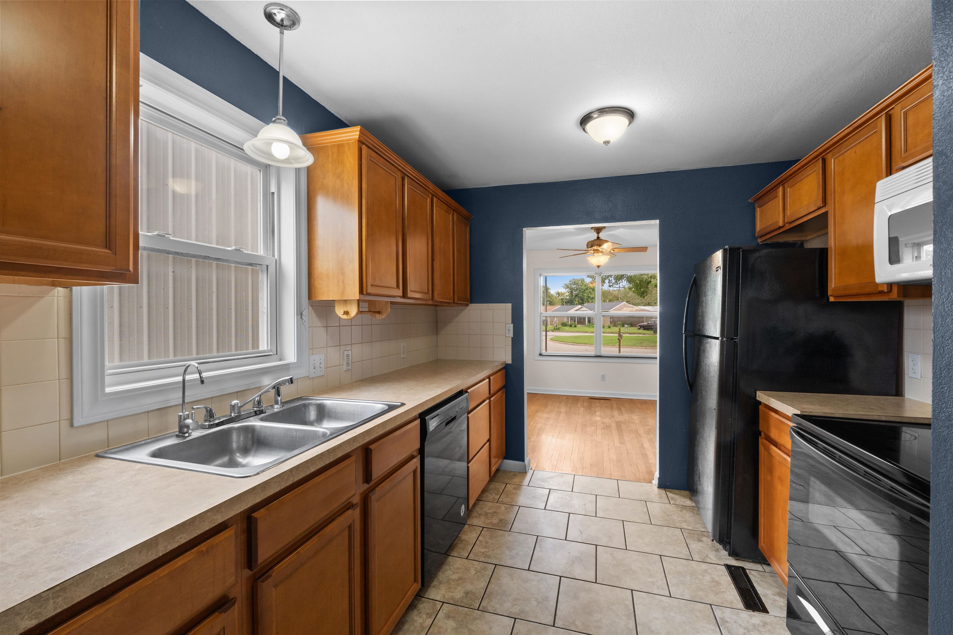 6415 S Hale Property Photo 8