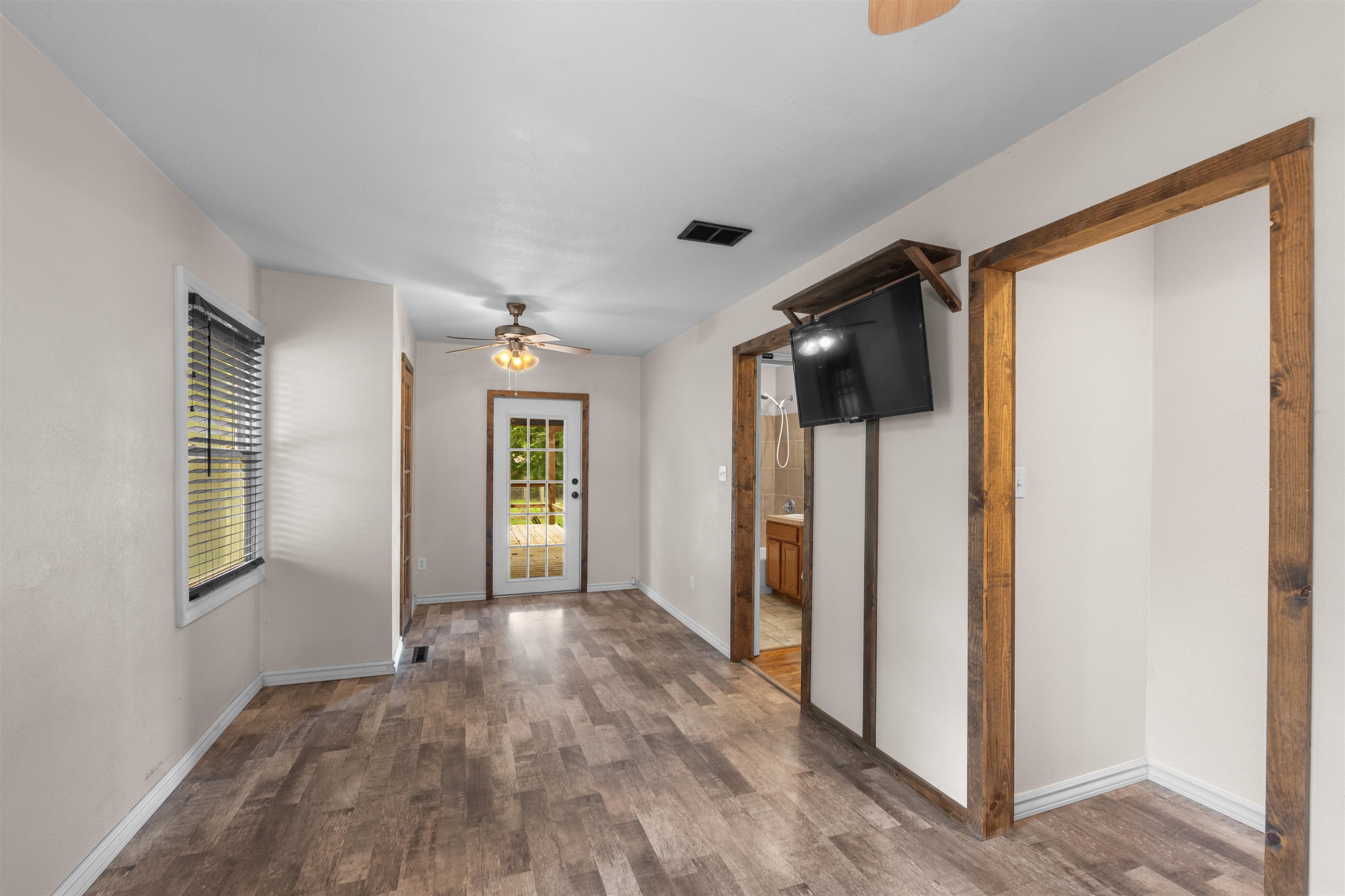 6415 S Hale Property Photo 12