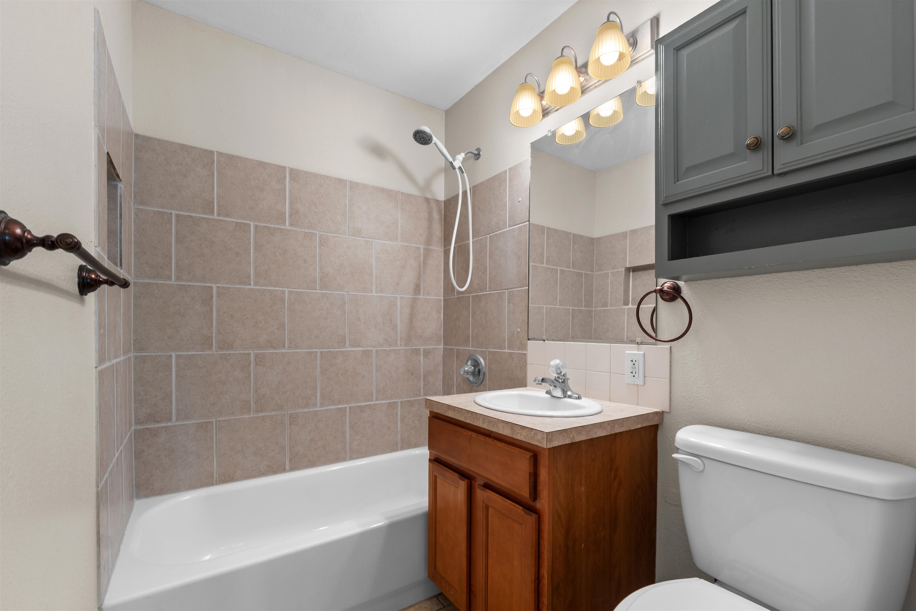 6415 S Hale Property Photo 15