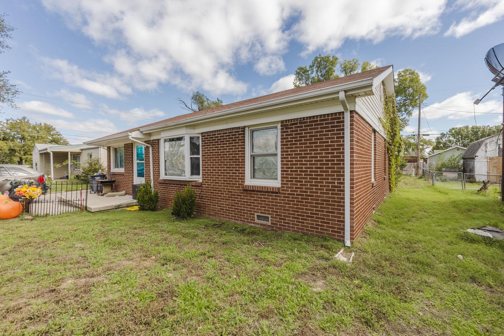 106 S Ward Property Photo 2