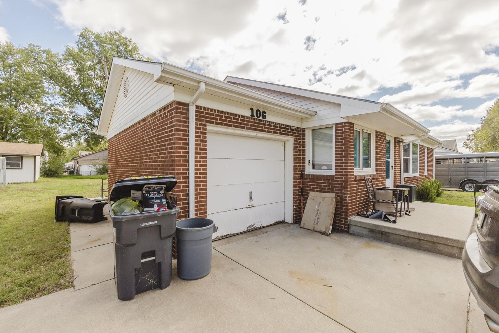 106 S Ward Property Photo 3