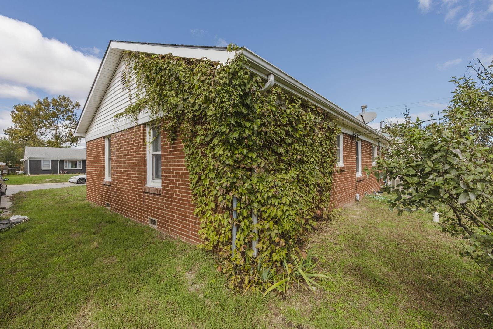 106 S Ward Property Photo 28