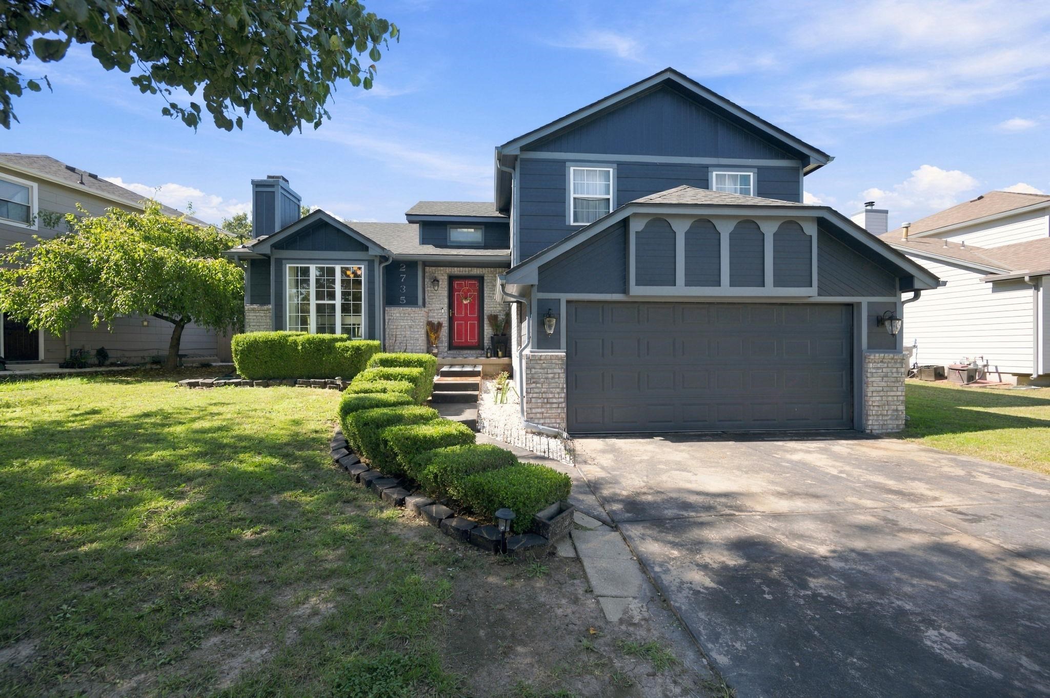 2735 S West Pkwy Property Photo