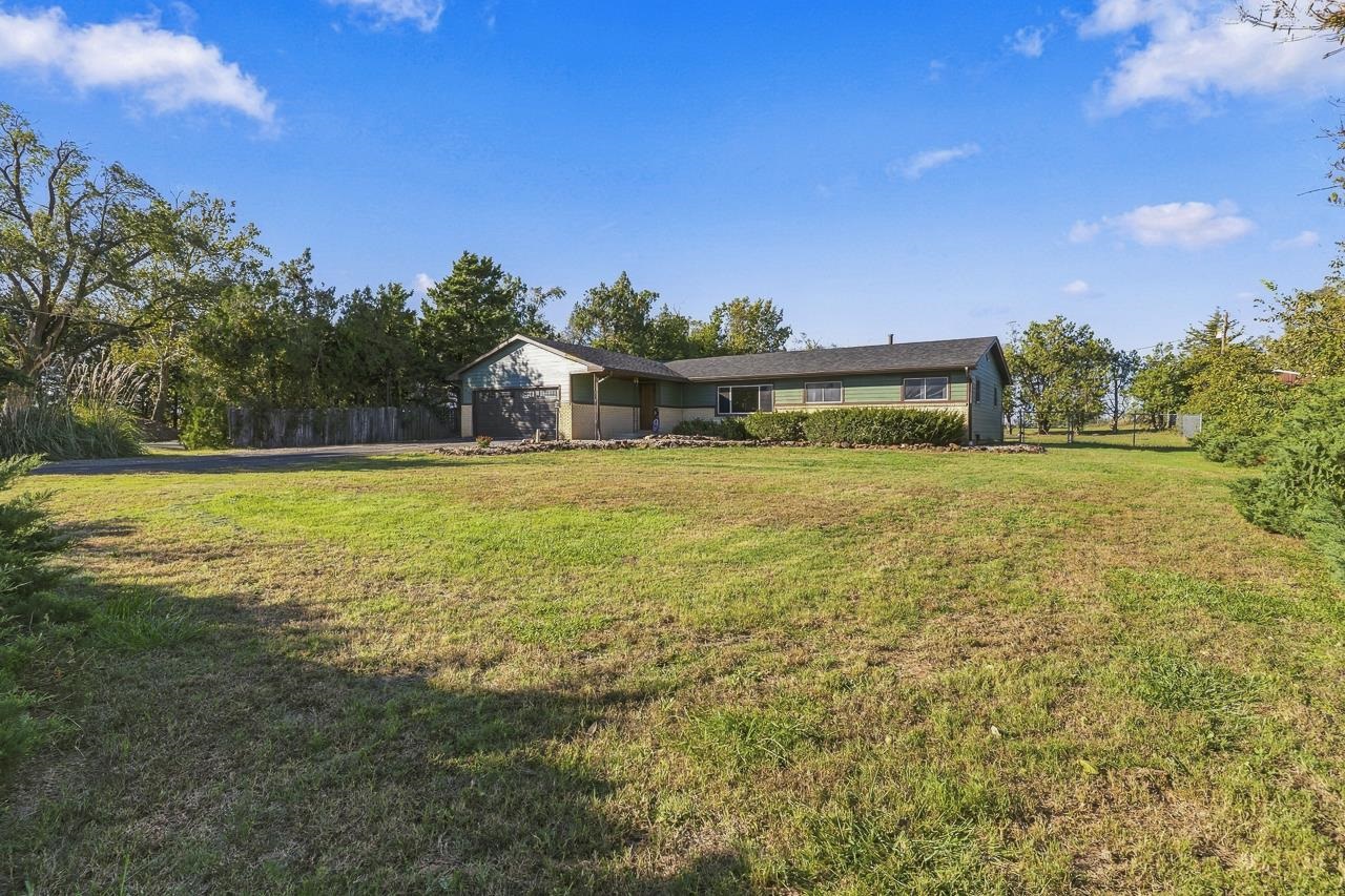 4845 E Country Club Rd. Property Photo 2