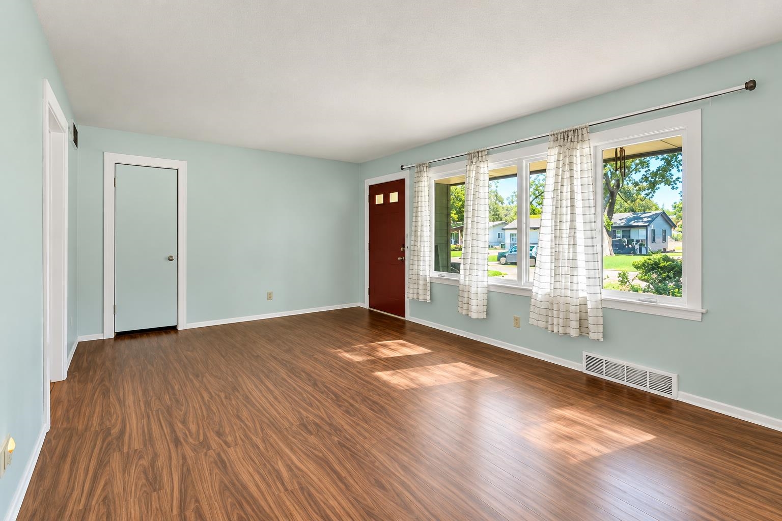 1433 W Rita St Property Photo 4
