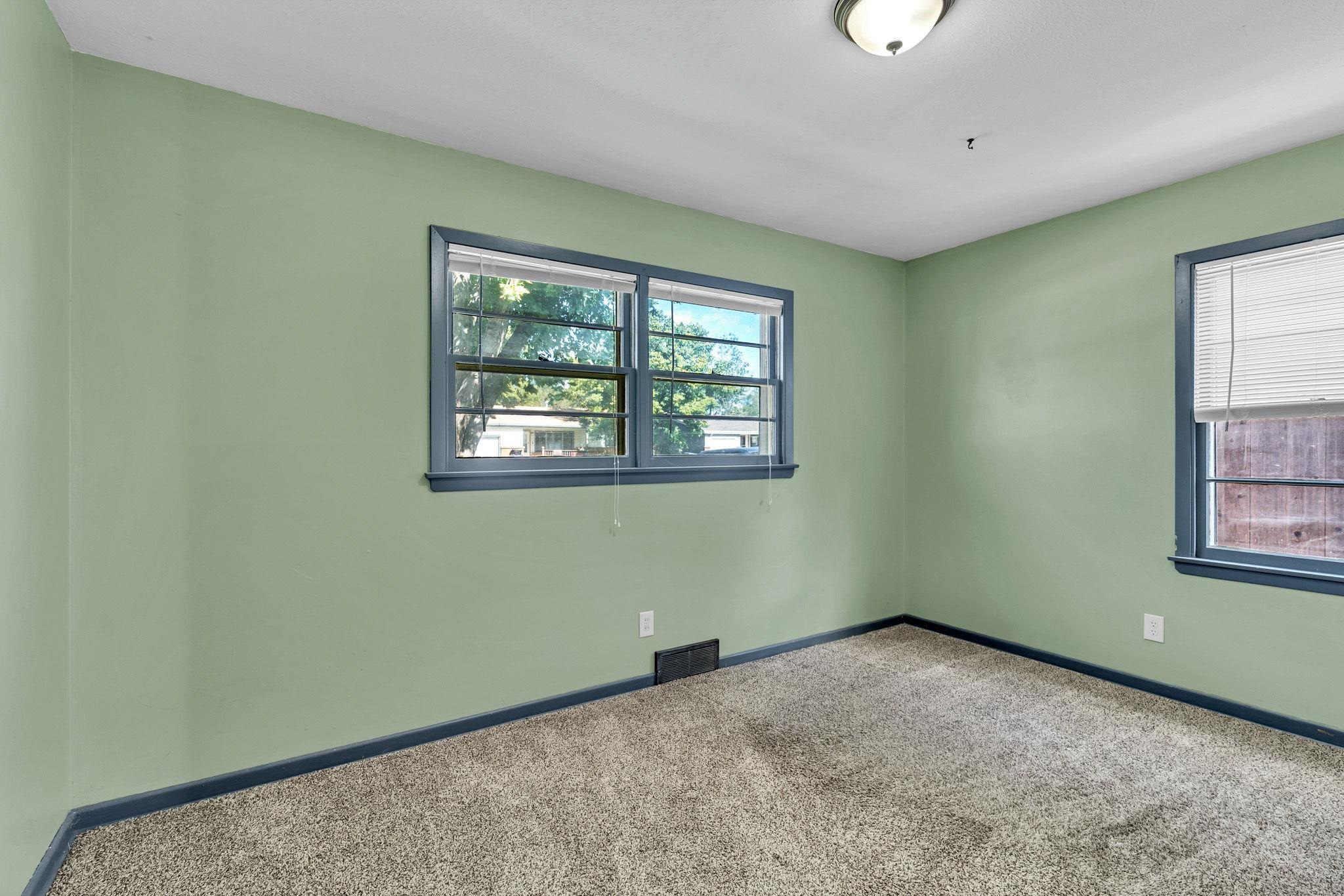 1433 W Rita St Property Photo 9