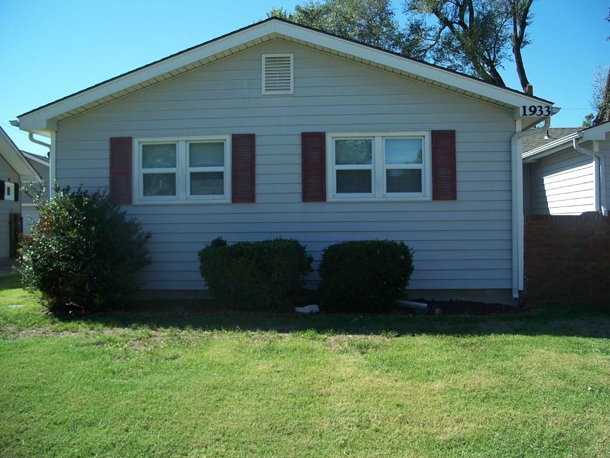 1933 W Dallas Property Photo 2