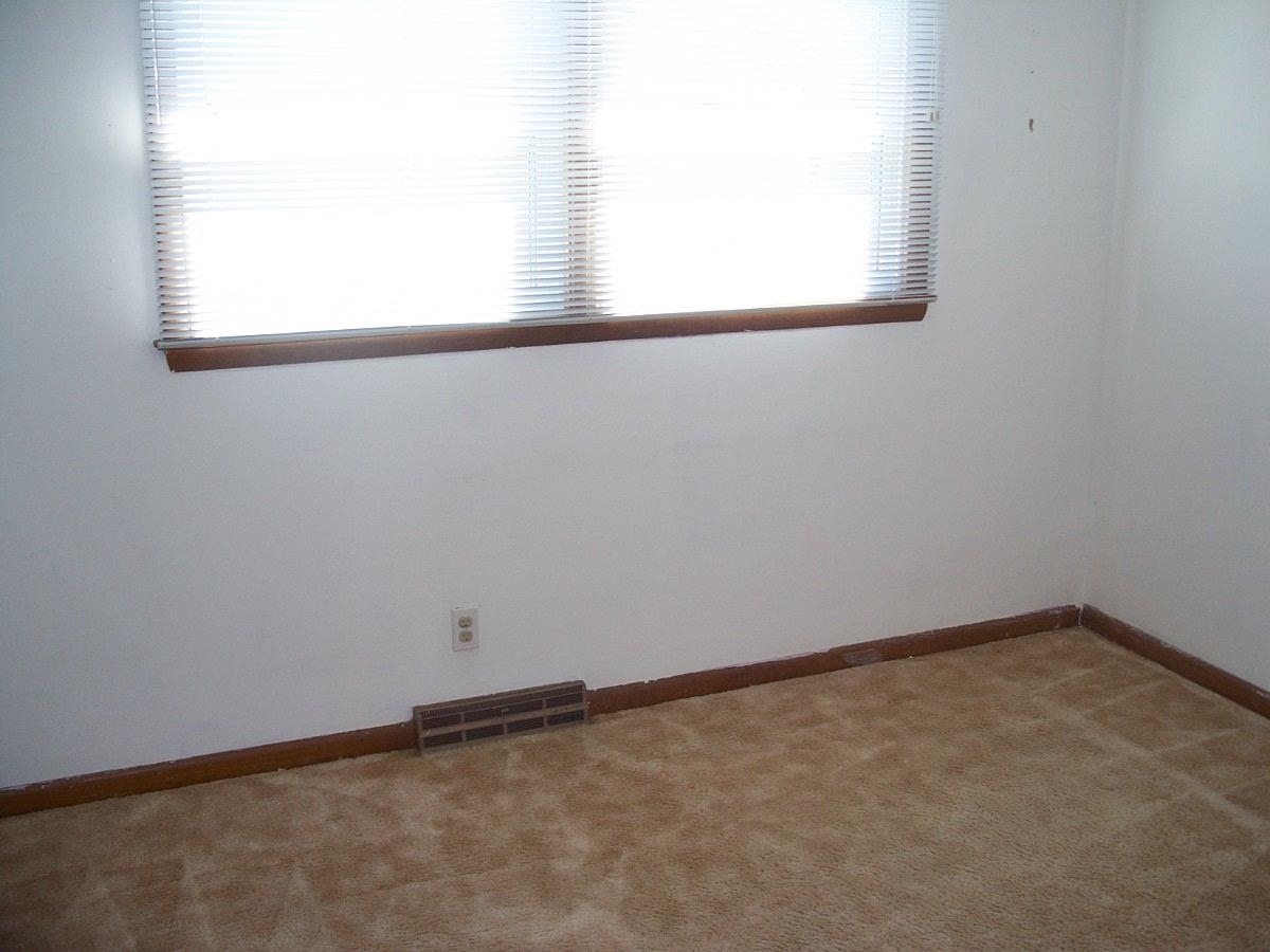 1933 W Dallas Property Photo 9