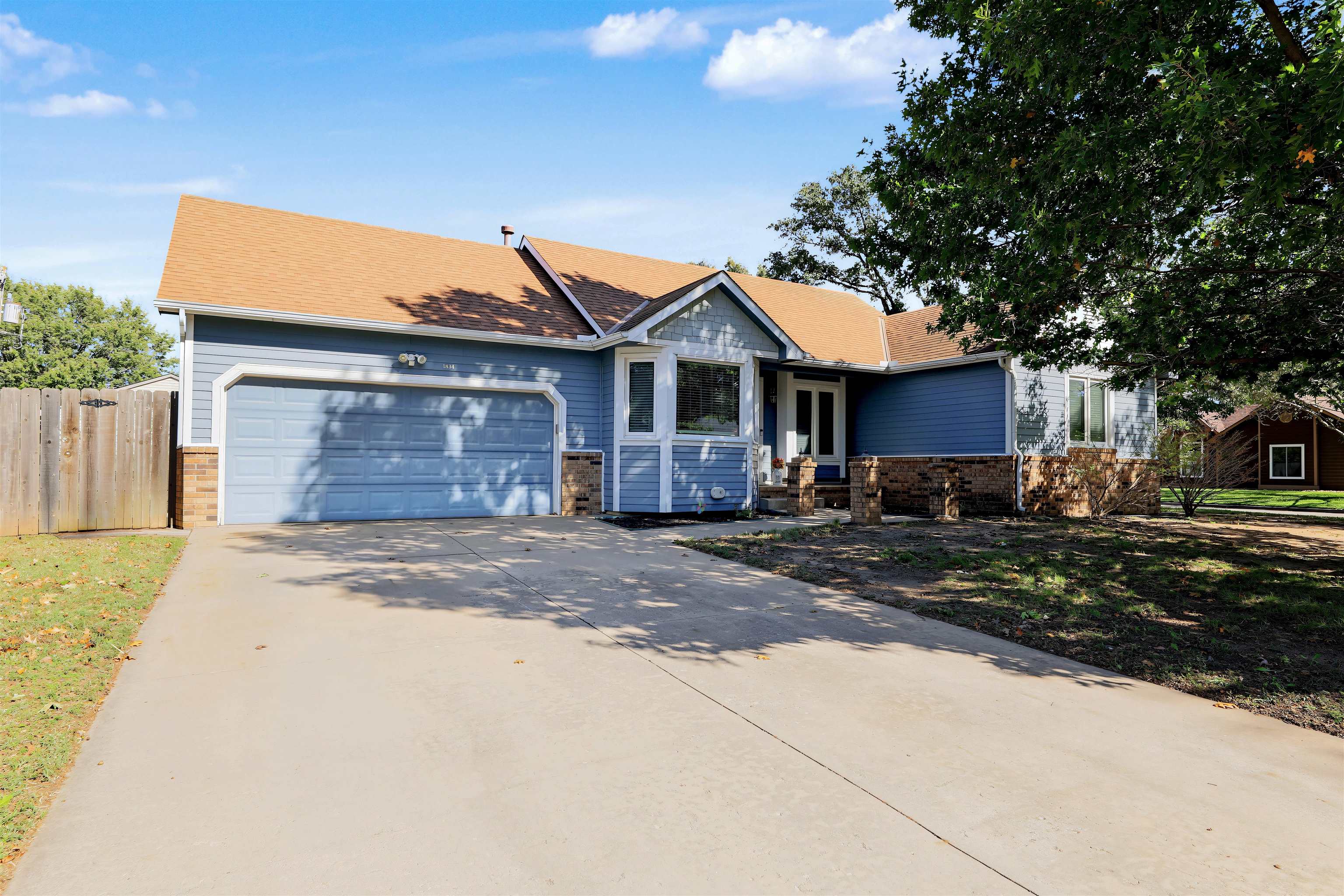 1834 N Tony Ln Property Photo 2