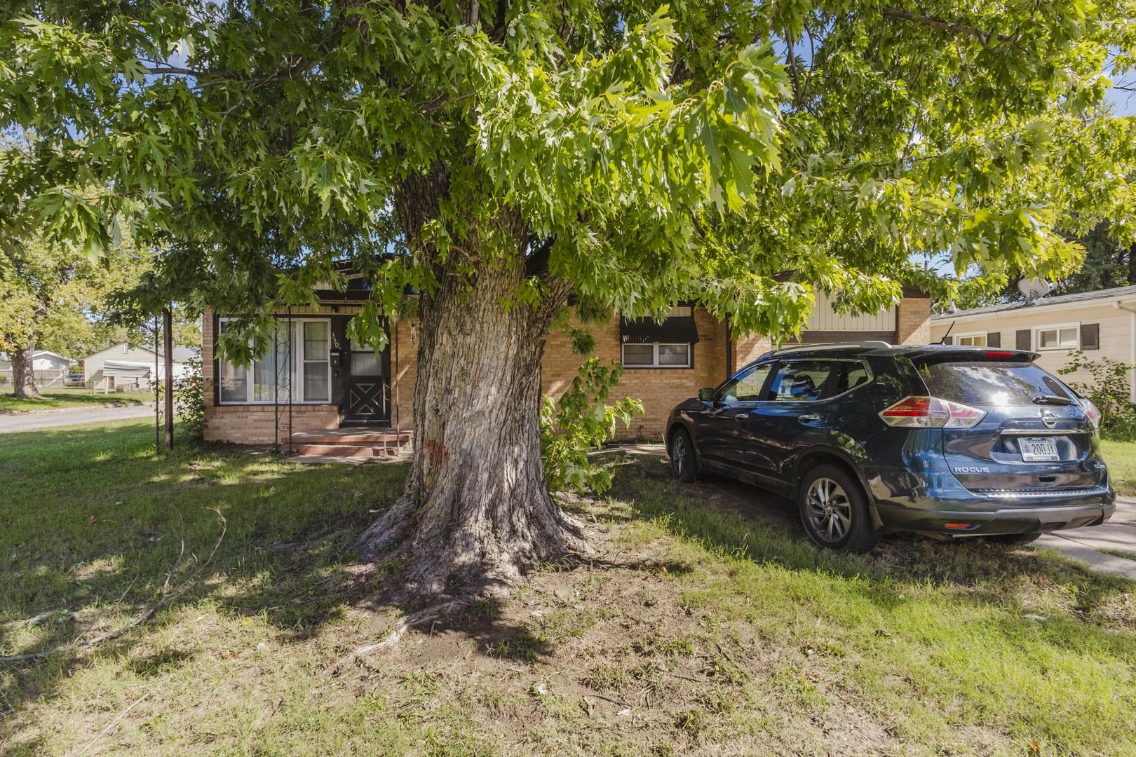 3502 S Euclid Property Photo 2