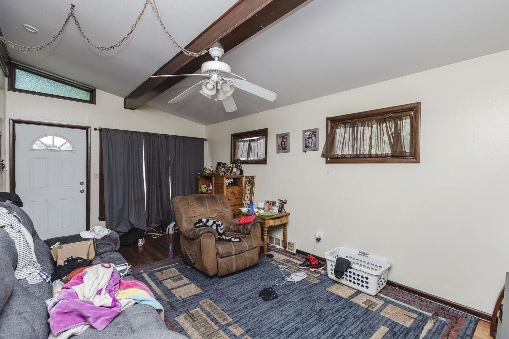 3502 S Euclid Property Photo 6
