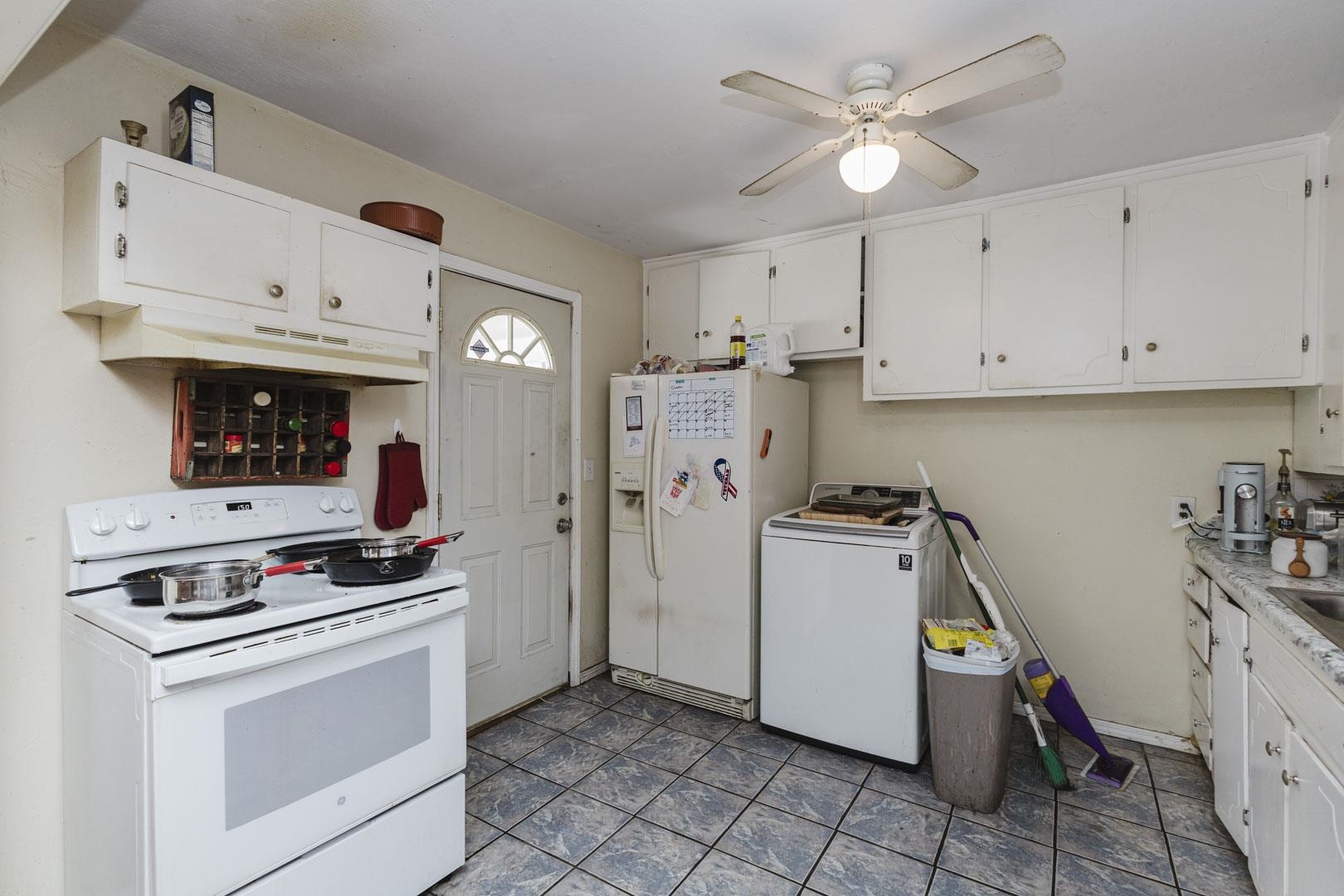 3502 S Euclid Property Photo 10