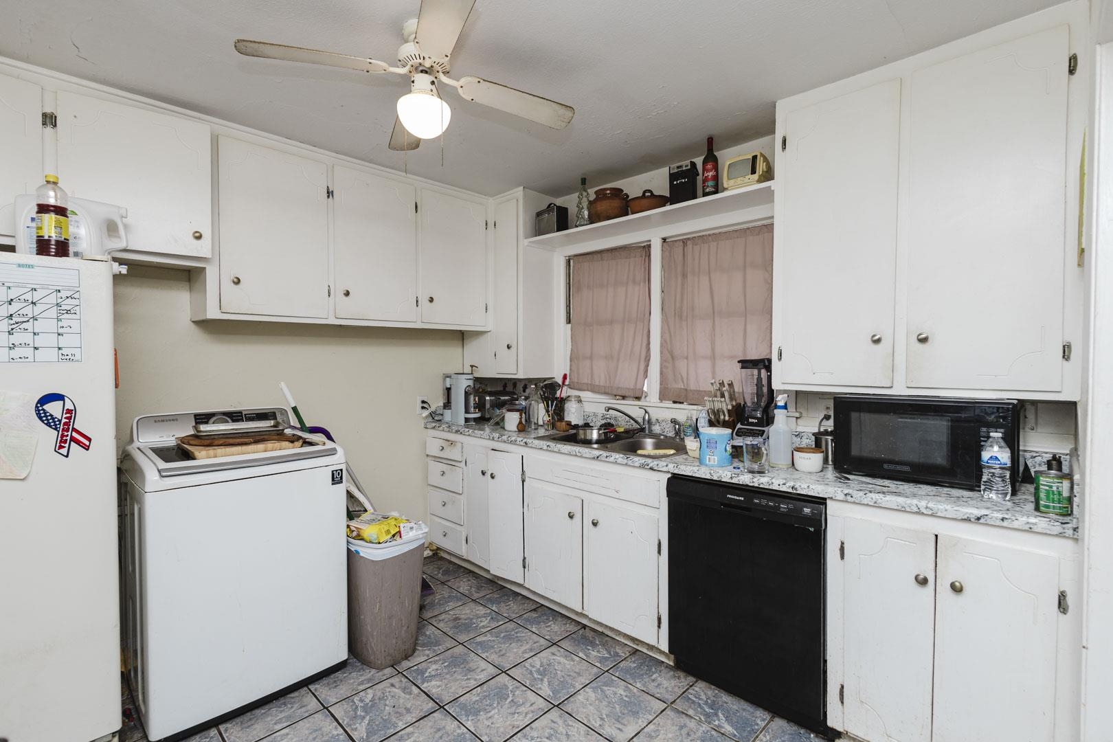 3502 S Euclid Property Photo 11