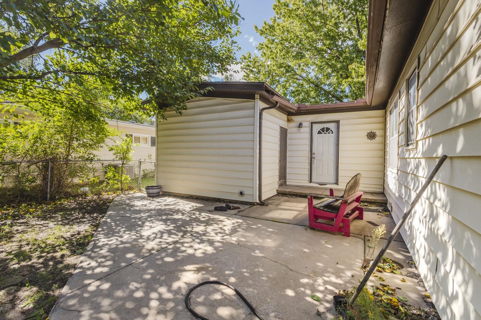 3502 S Euclid Property Photo 24
