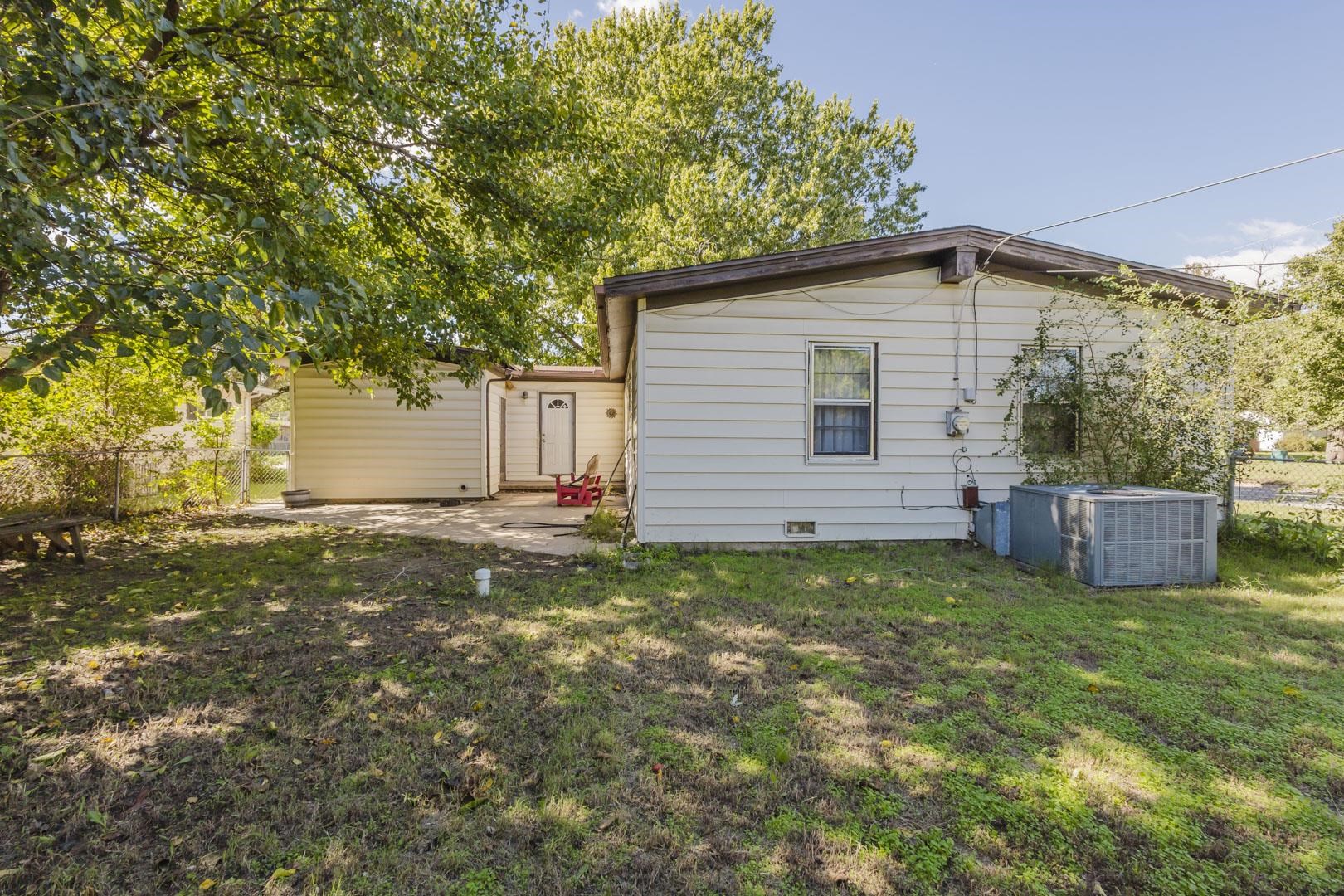 3502 S Euclid Property Photo 26