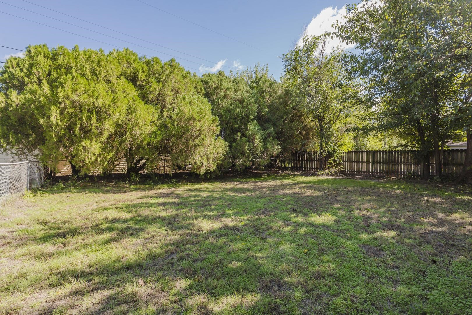 3502 S Euclid Property Photo 27