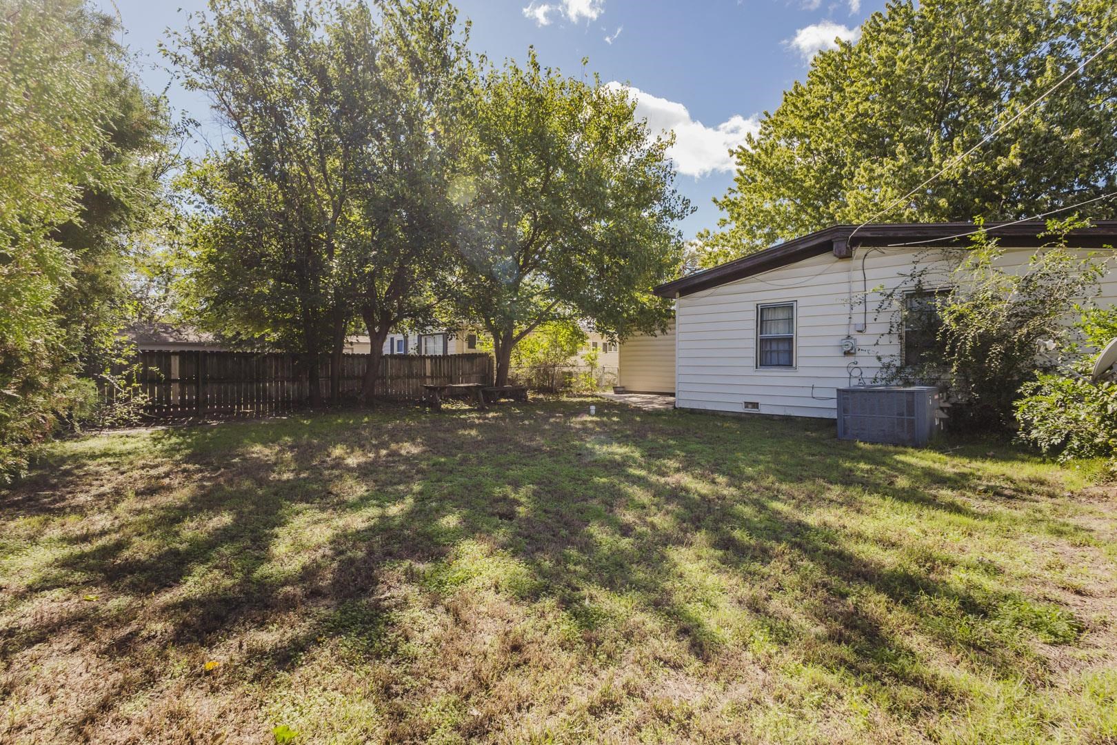3502 S Euclid Property Photo 28