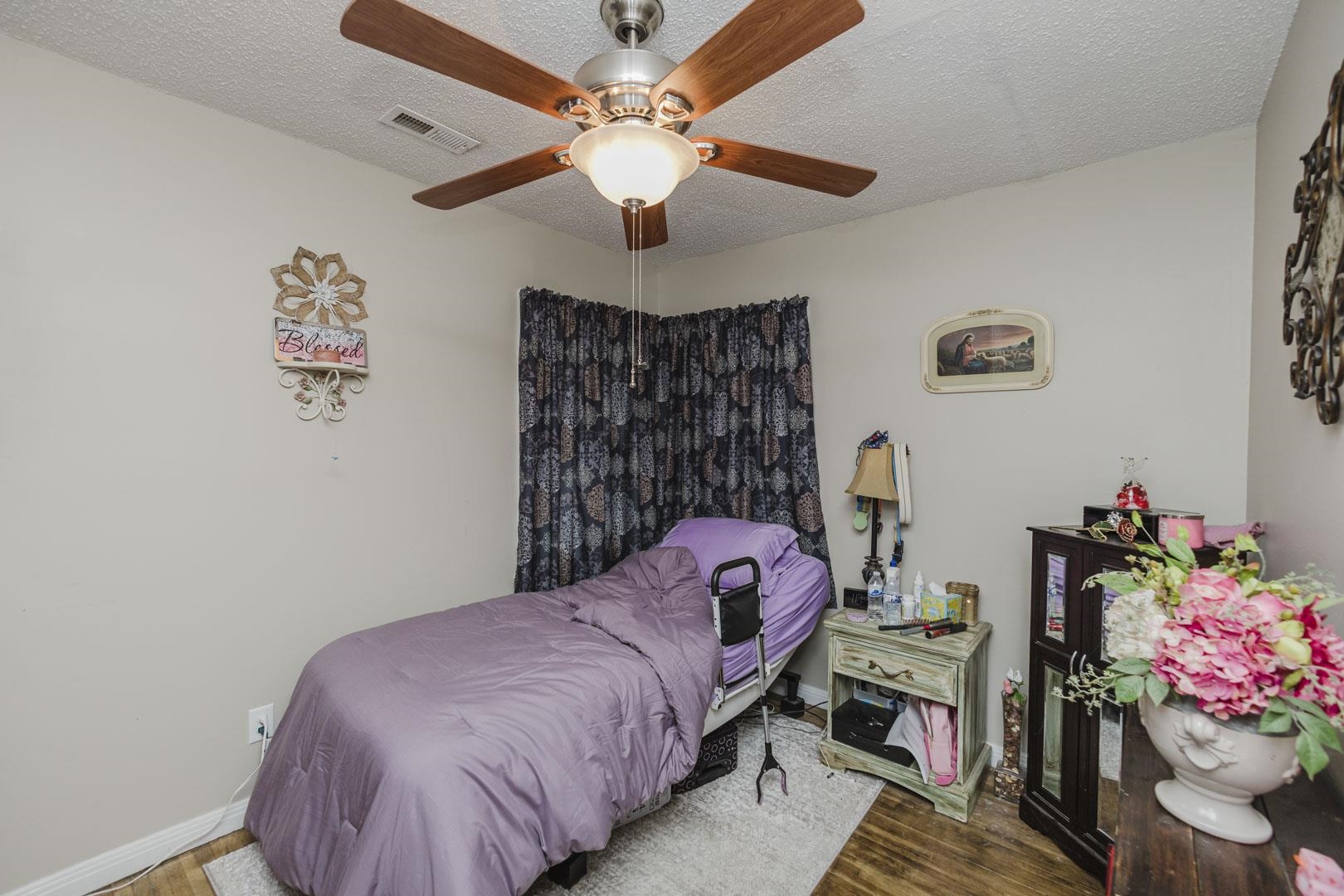 1821 S Ridgewood Property Photo 16