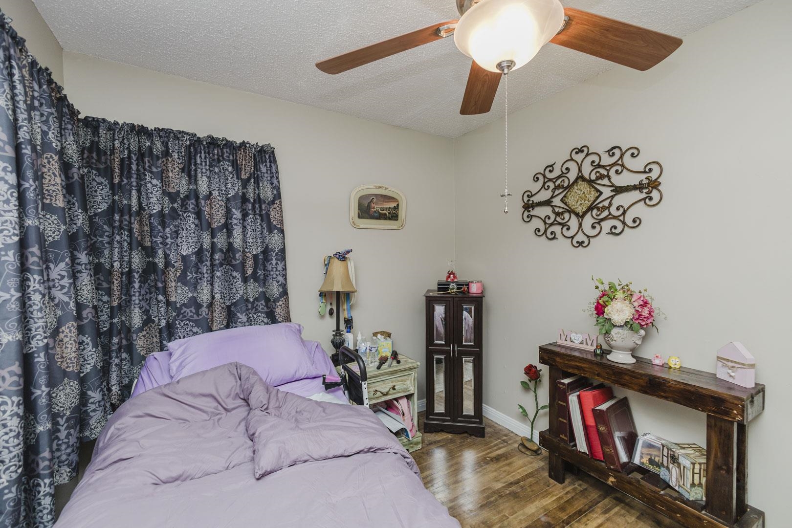 1821 S Ridgewood Property Photo 18