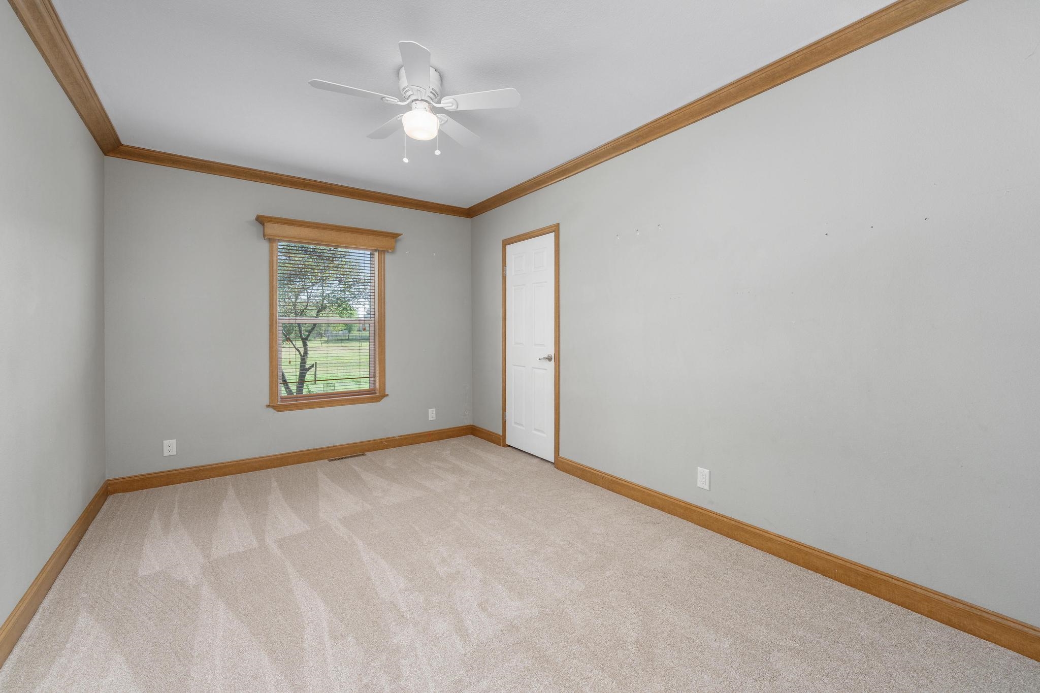 823 S Douglas St Property Photo 18