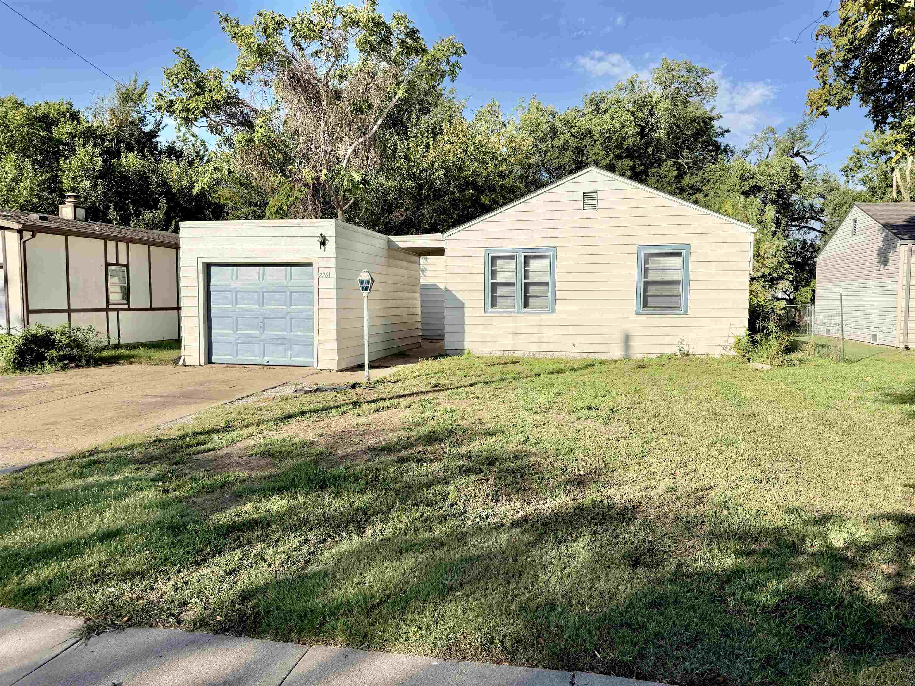 2261 S Grove Property Photo 1