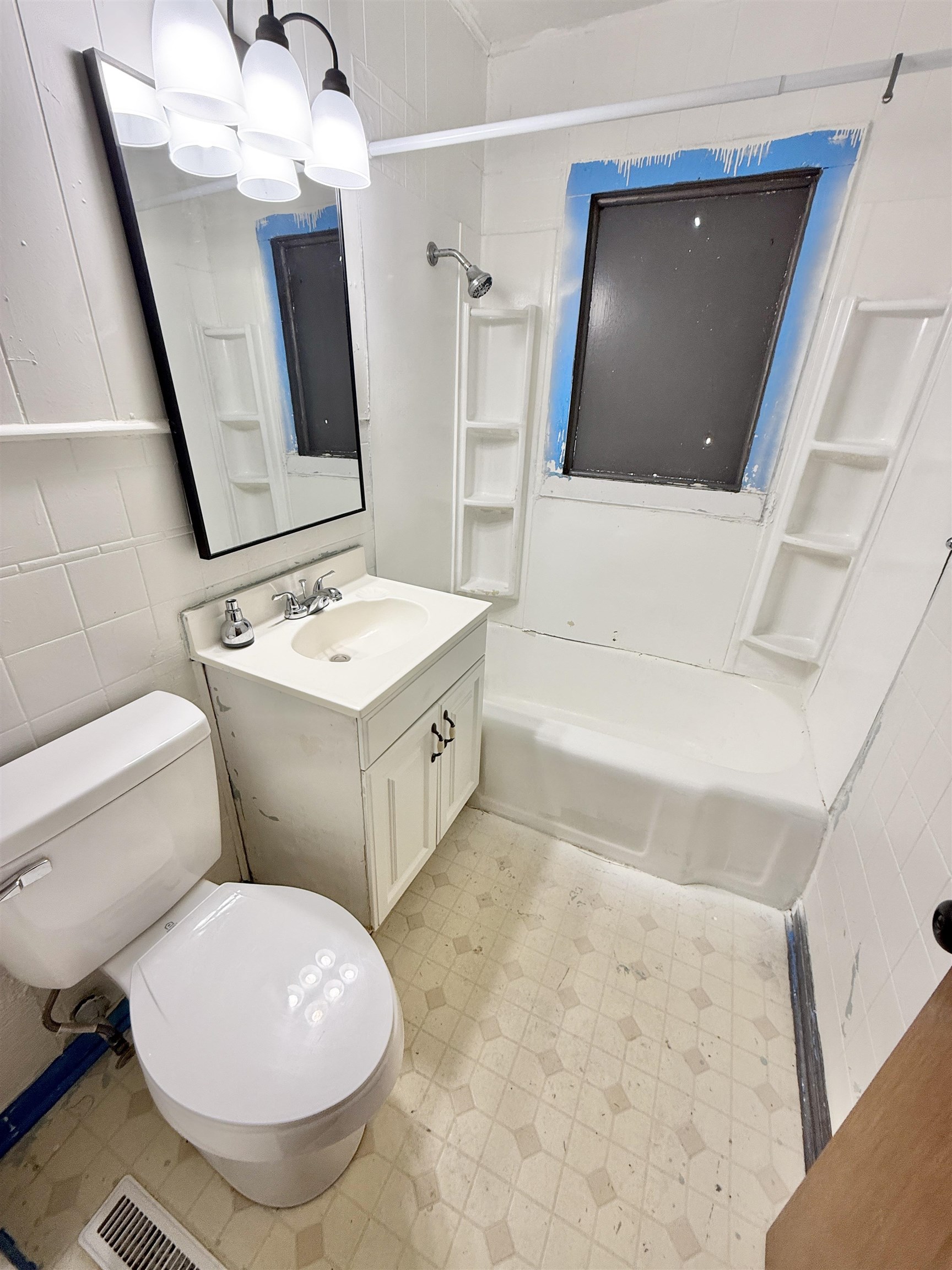 2261 S Grove Property Photo 5